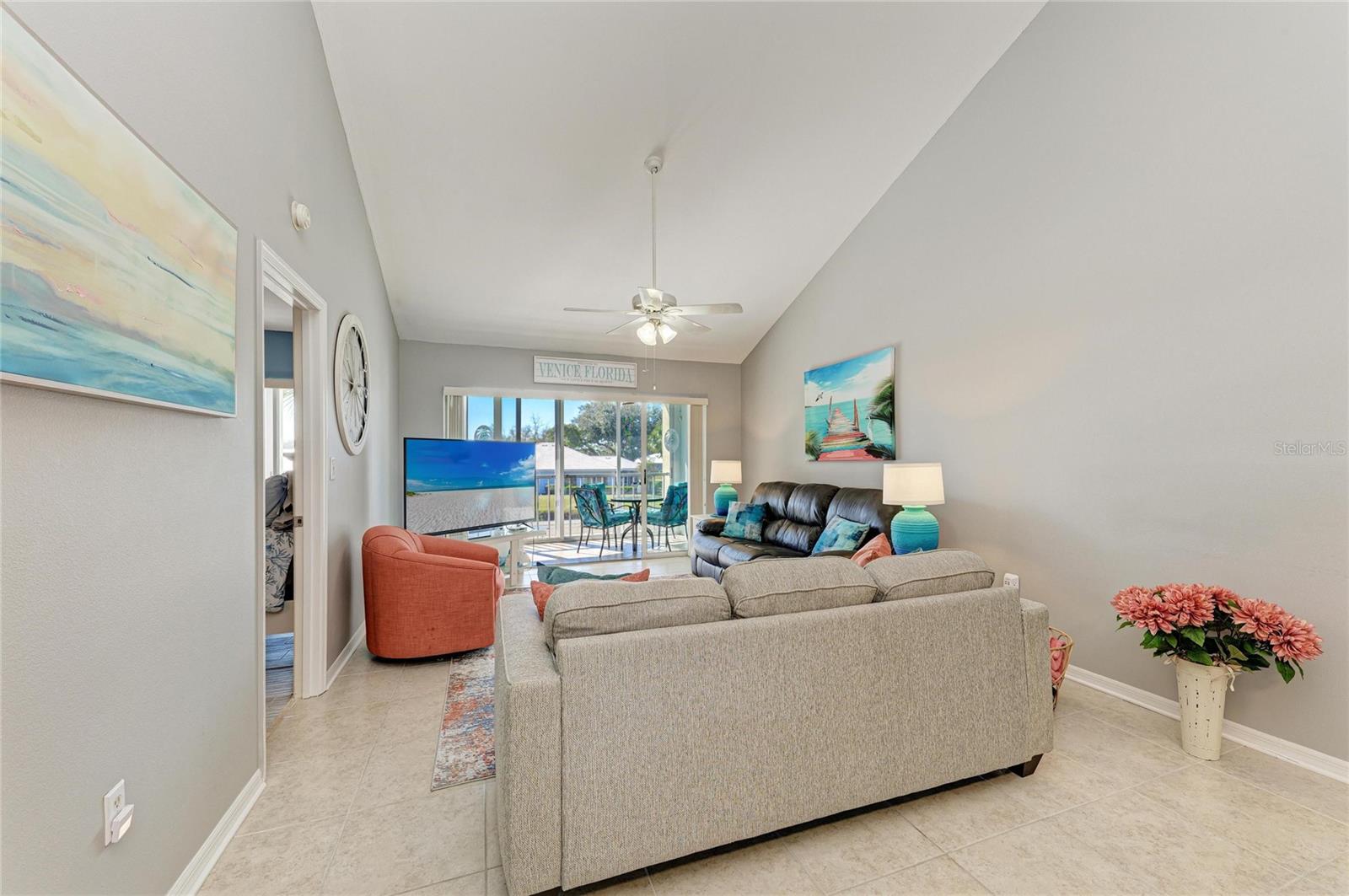 Image 21 of 93 For 446 Cerromar Road 293