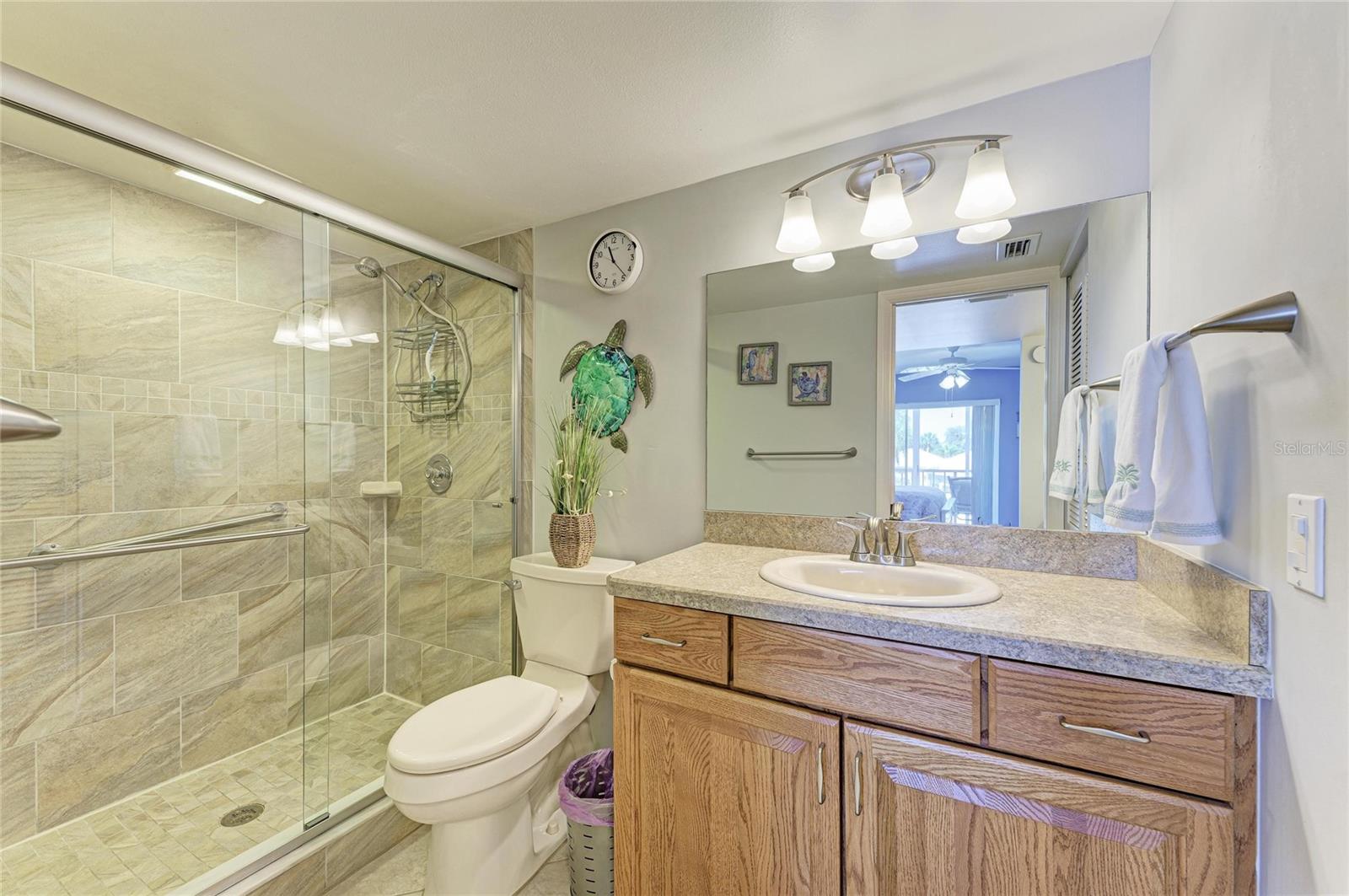 Image 33 of 93 For 446 Cerromar Road 293