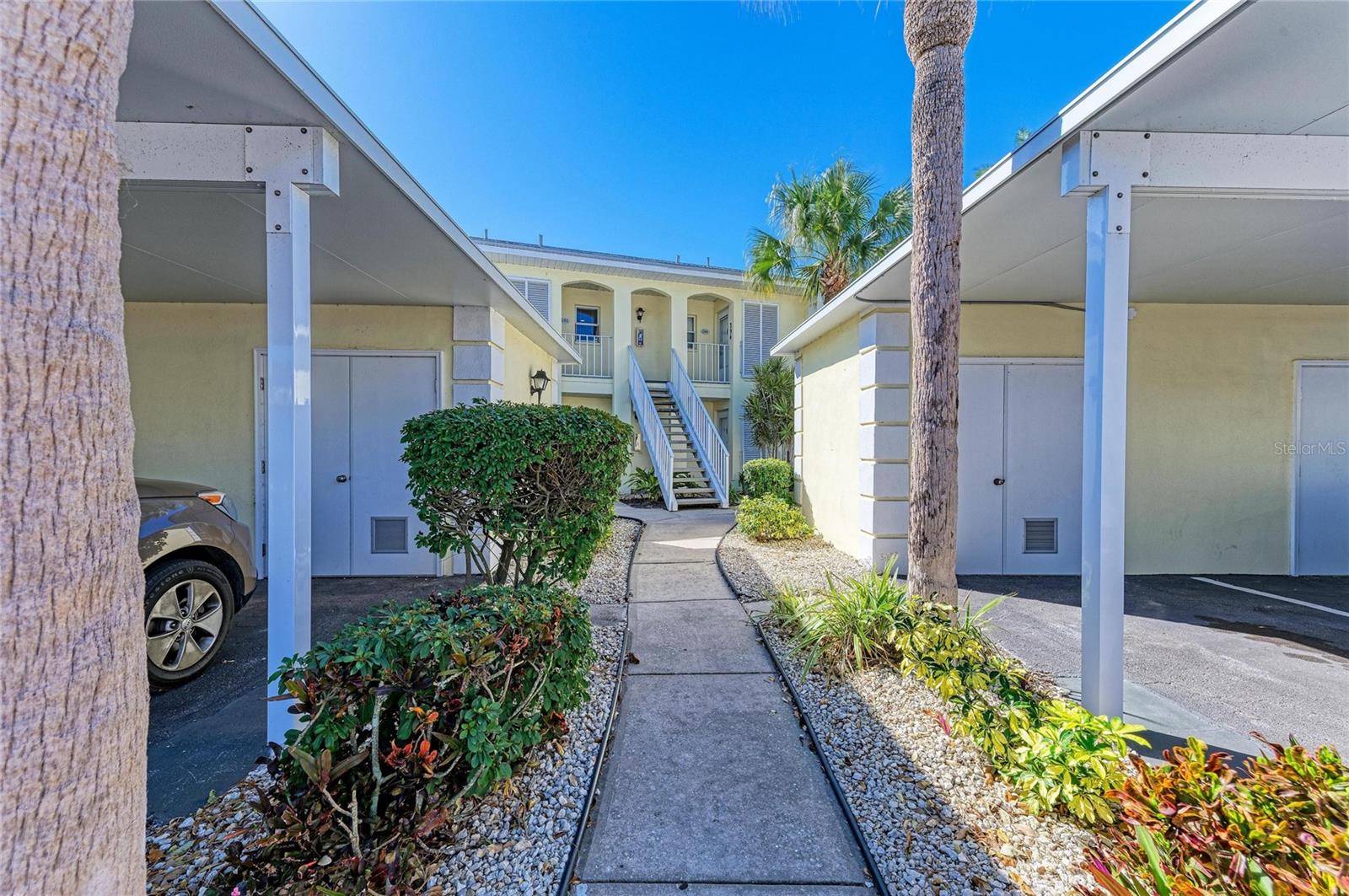 Image 7 of 93 For 446 Cerromar Road 293