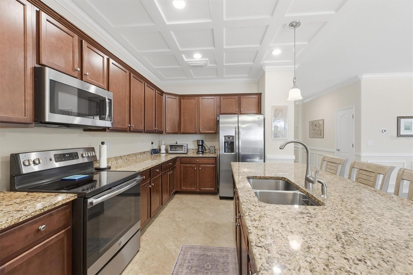 Image 21 of 71 For 10475 Medjool Drive