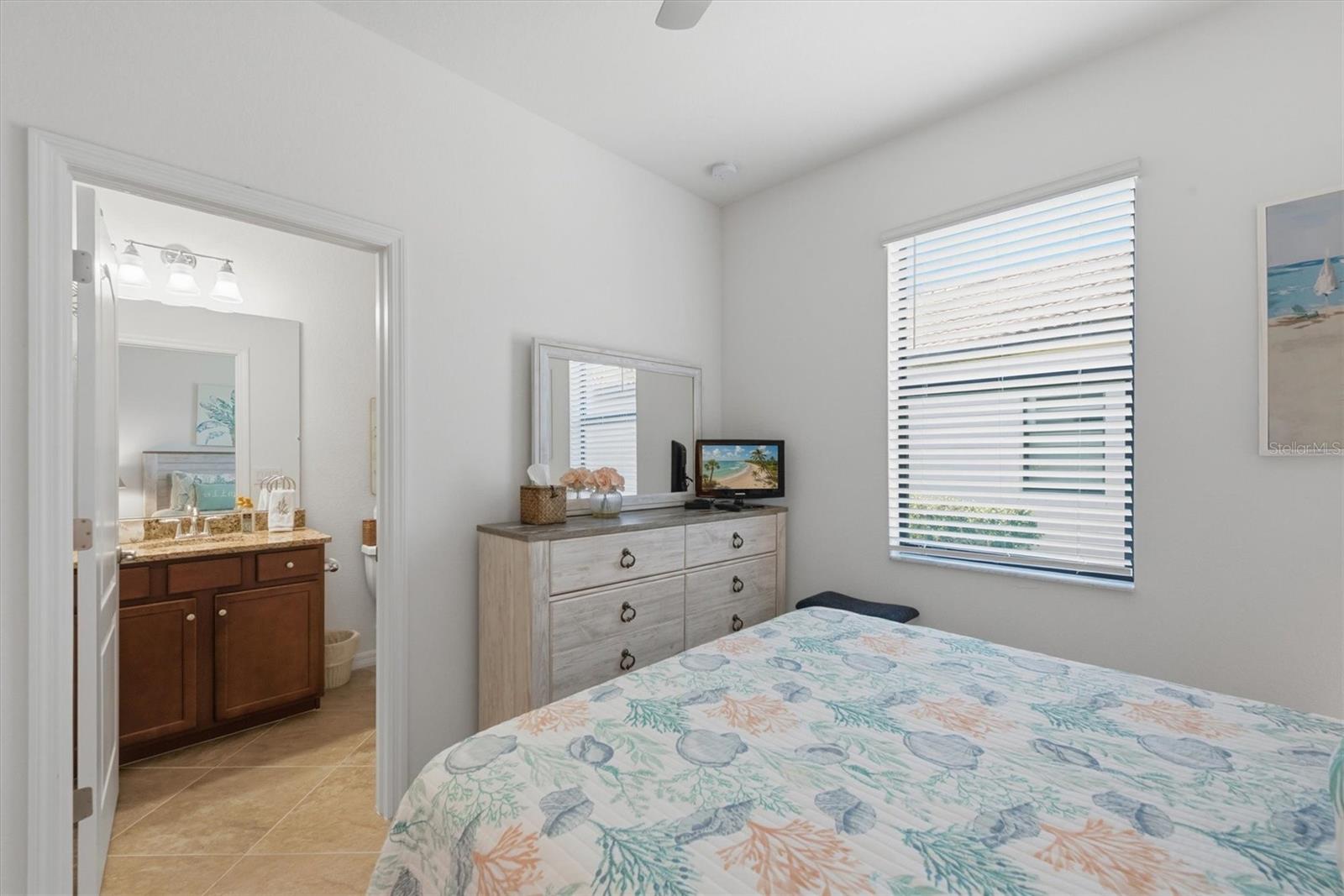 Image 35 of 71 For 10475 Medjool Drive