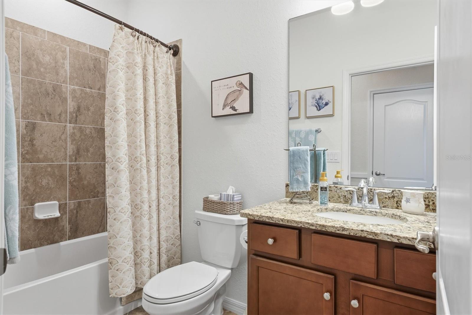 Image 40 of 71 For 10475 Medjool Drive