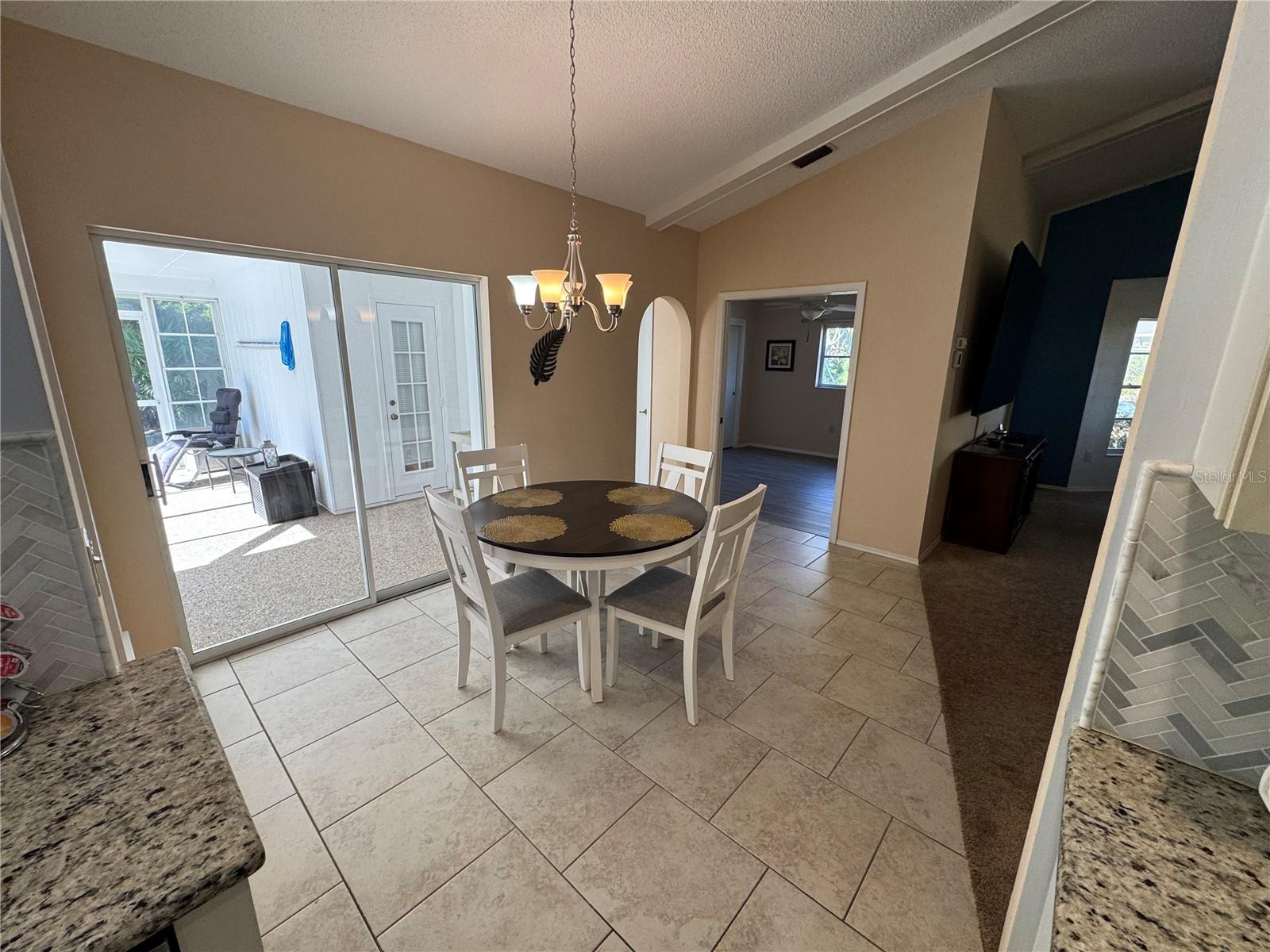 Image 10 of 38 For 549 Warwick Lane