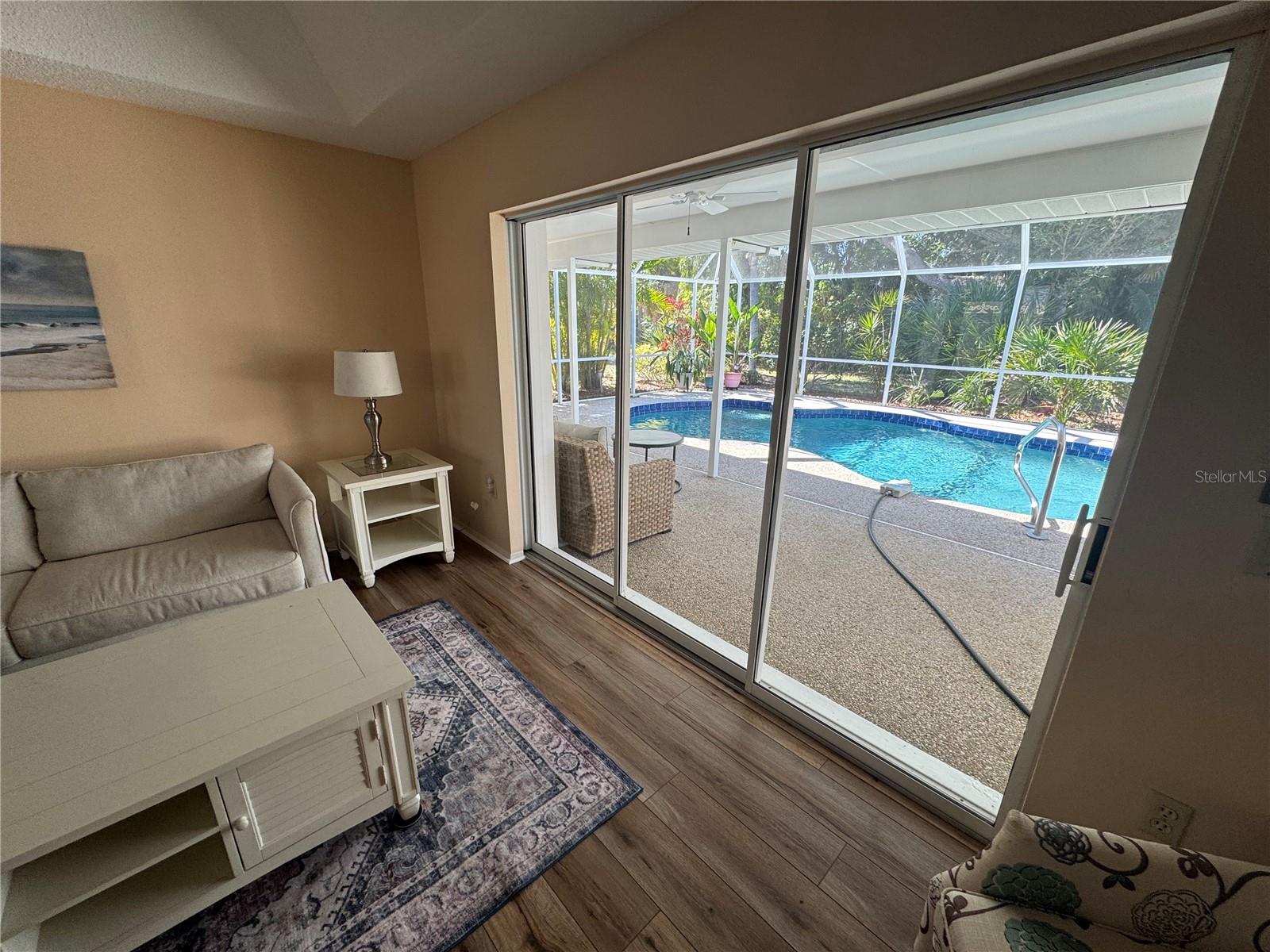 Image 16 of 38 For 549 Warwick Lane