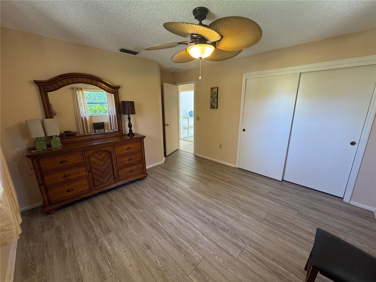 Image 30 of 38 For 549 Warwick Lane