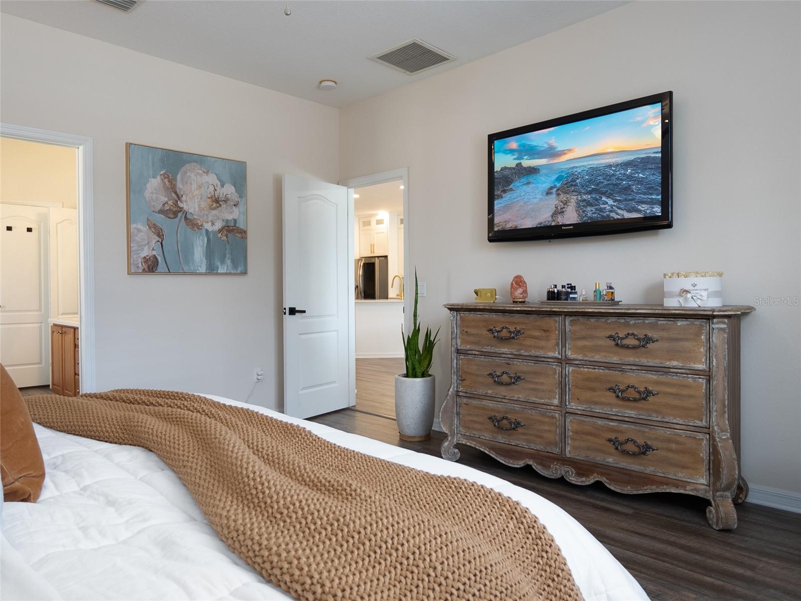 Image 27 of 72 For 9010 Kingsbury Place