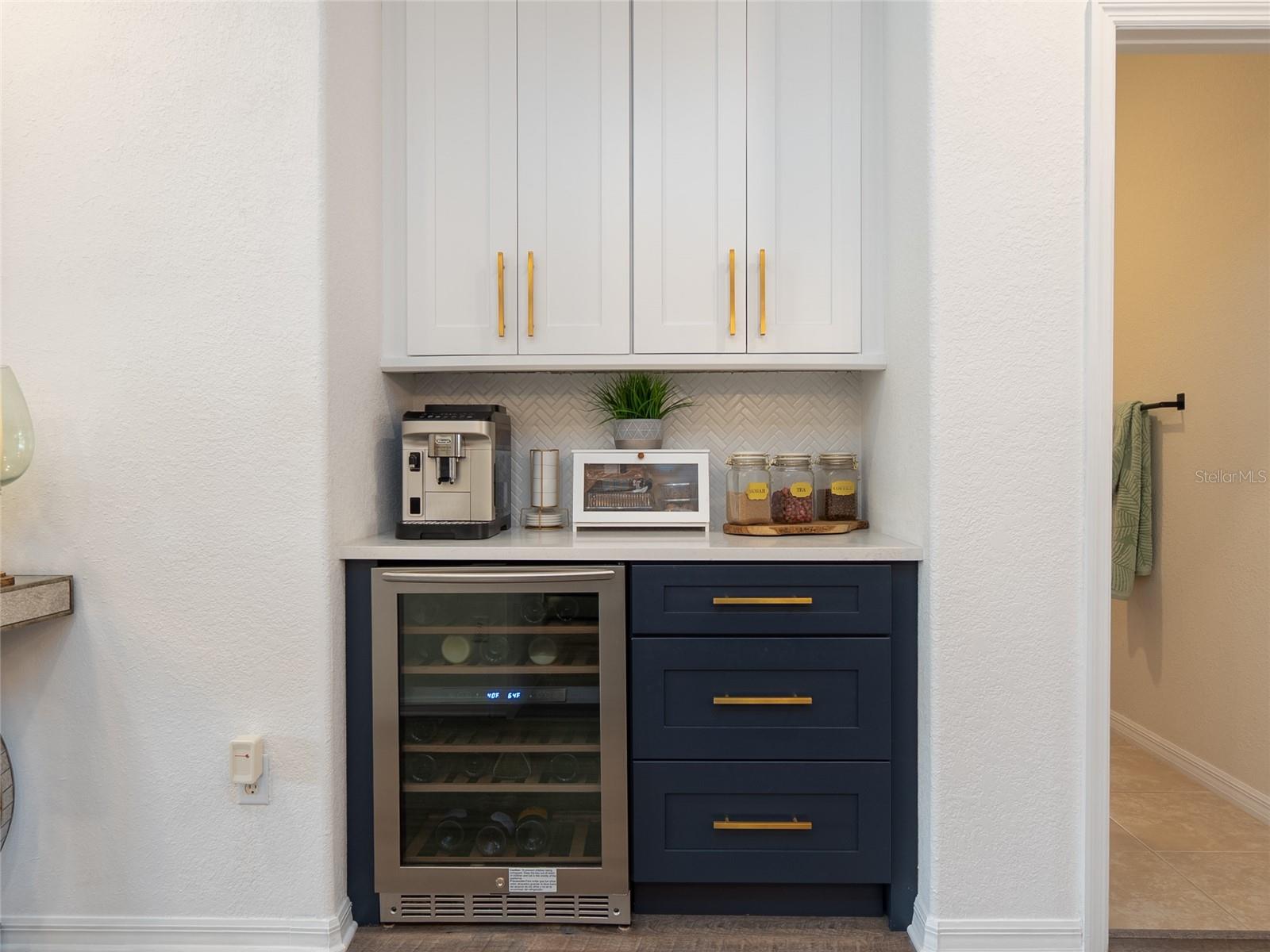 Image 9 of 72 For 9010 Kingsbury Place