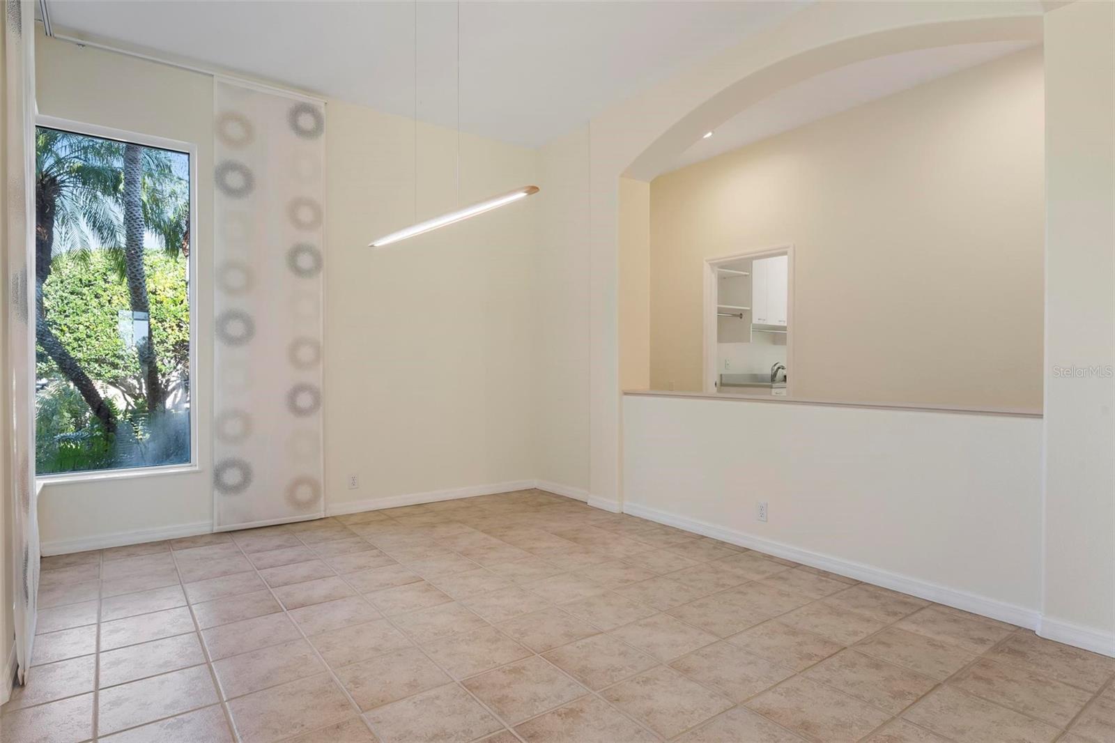 Image 12 of 90 For 809 Blue Crane Drive