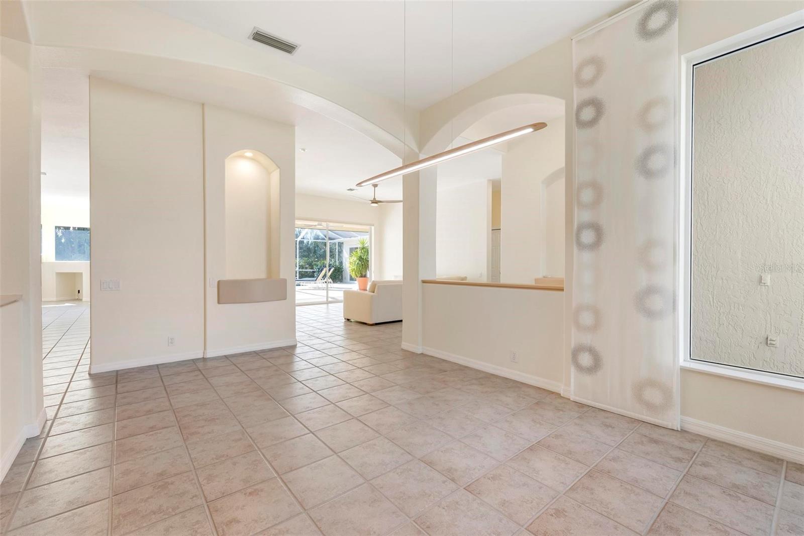 Image 16 of 90 For 809 Blue Crane Drive