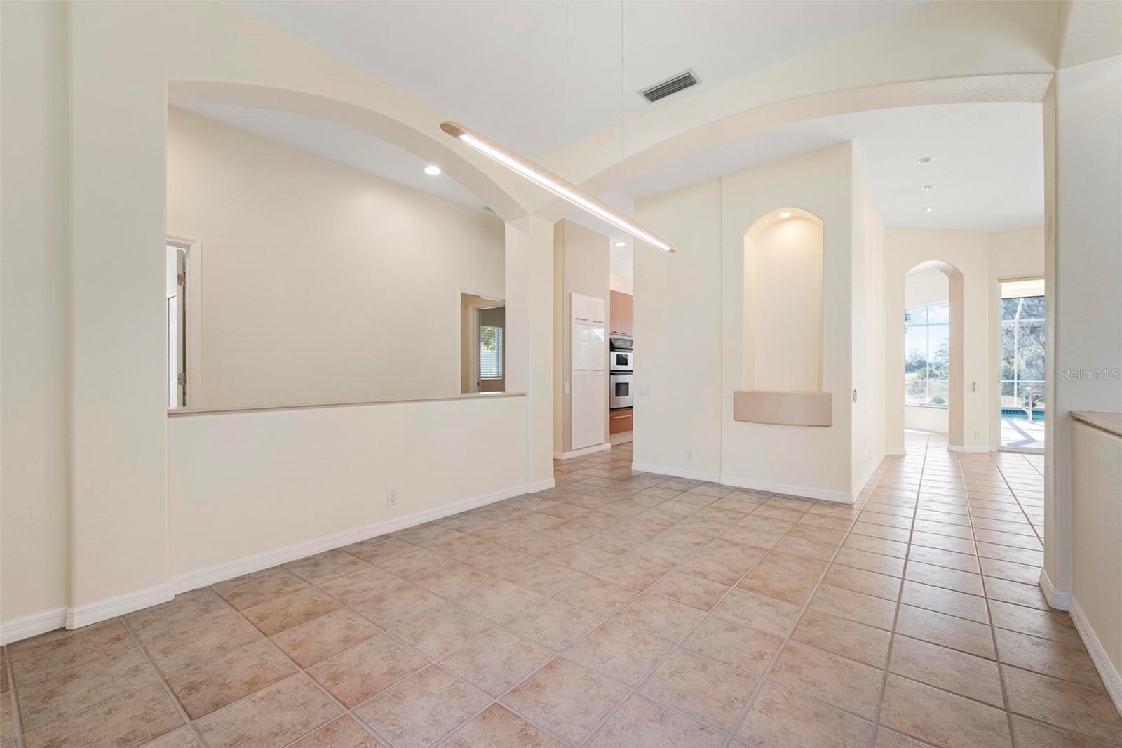 Image 18 of 90 For 809 Blue Crane Drive