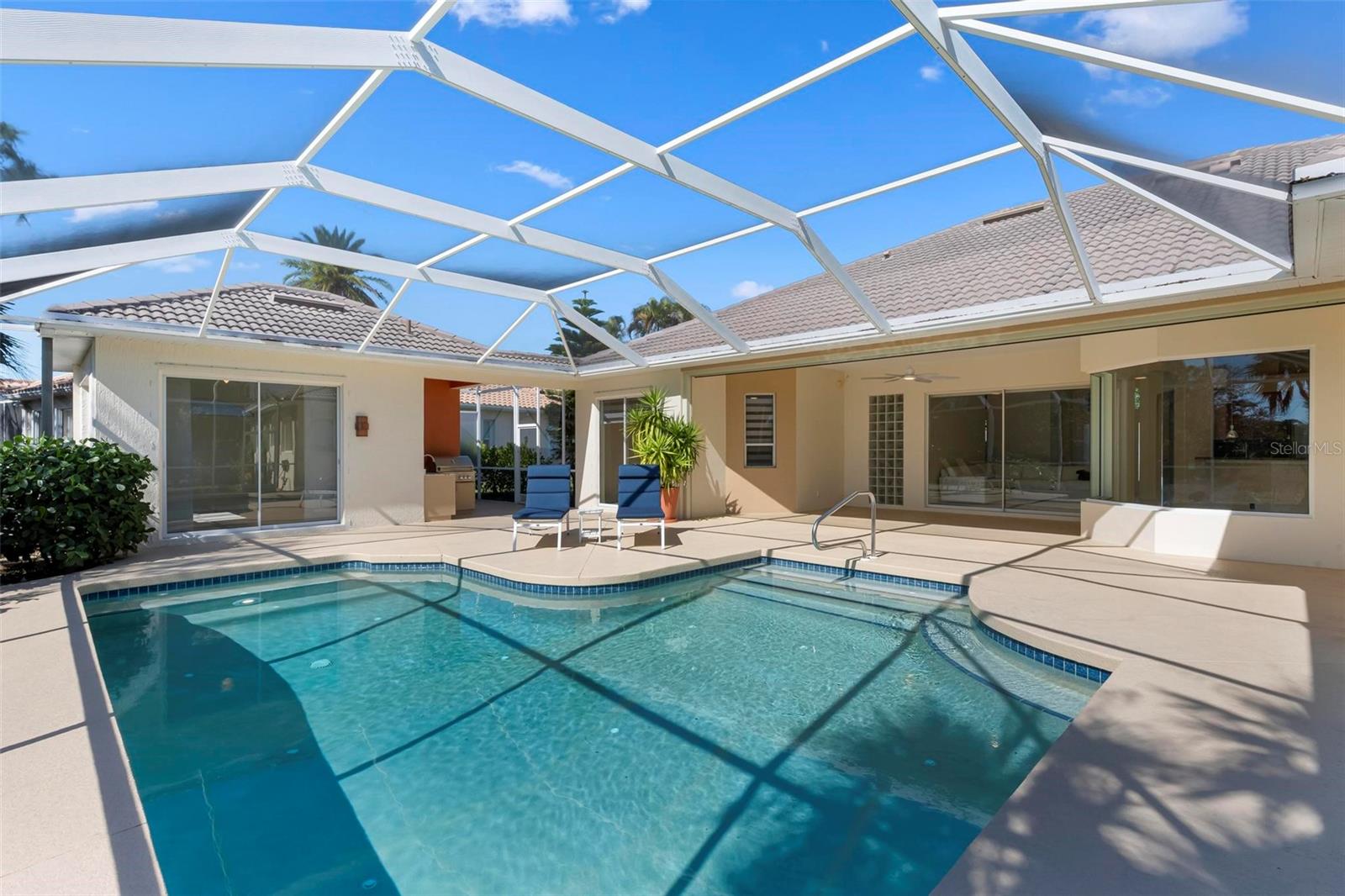 Image 2 of 90 For 809 Blue Crane Drive