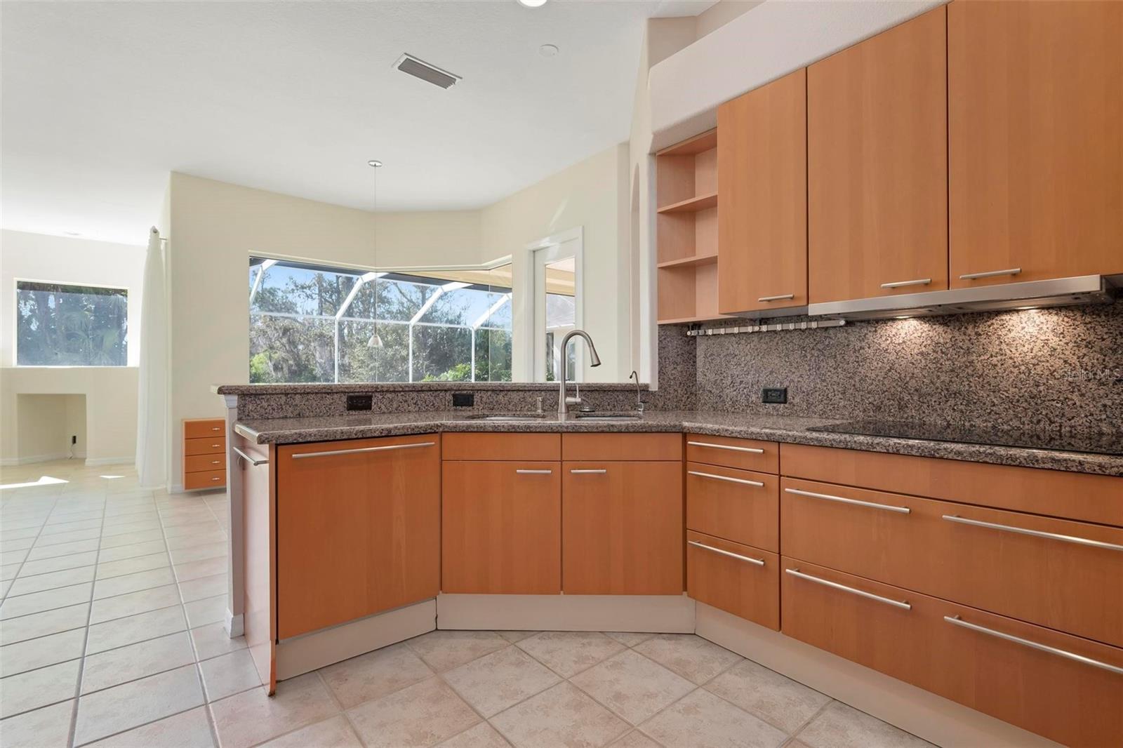 Image 23 of 90 For 809 Blue Crane Drive