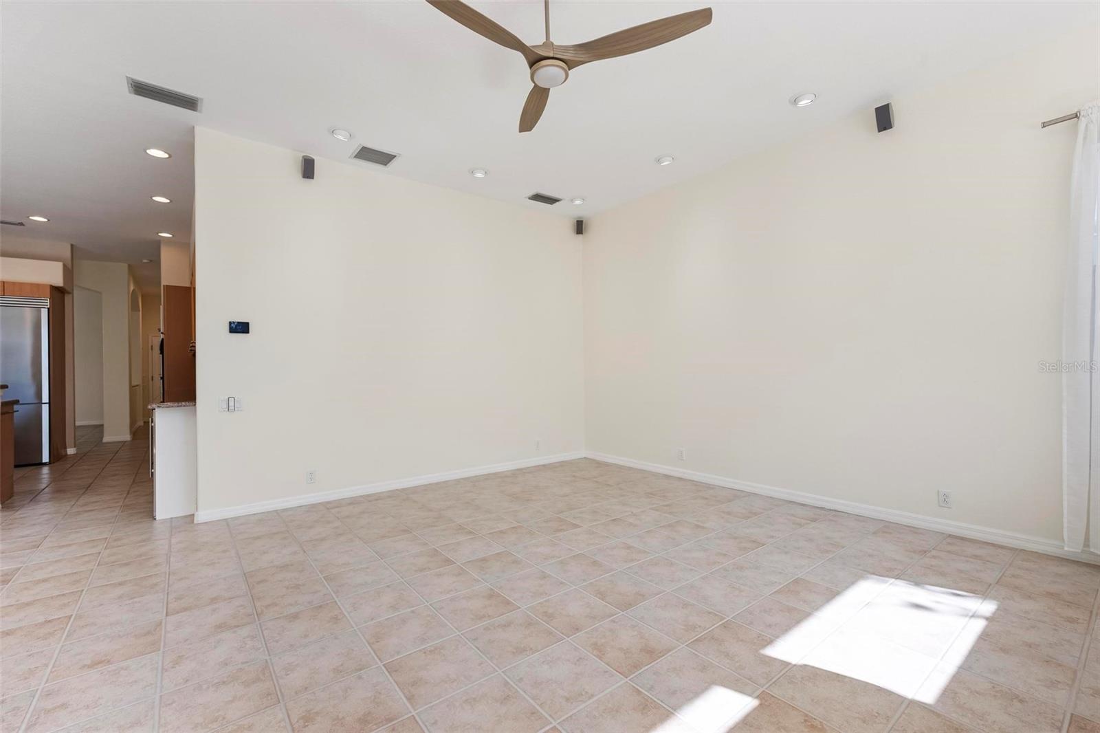 Image 36 of 90 For 809 Blue Crane Drive