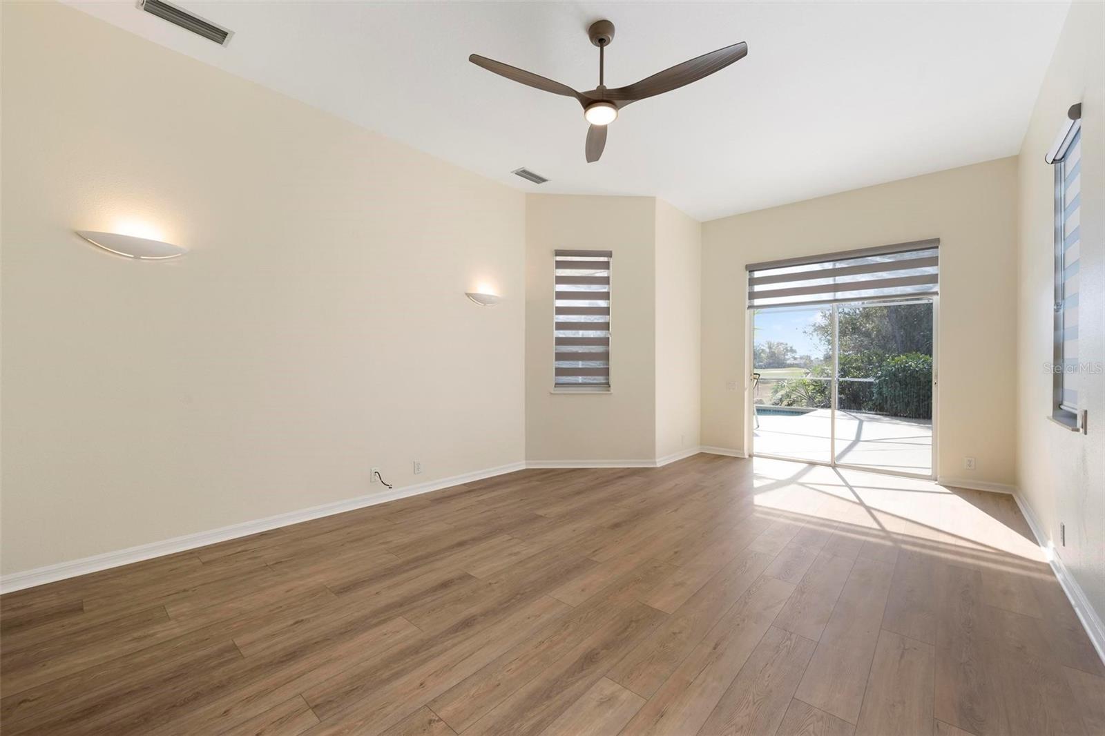 Image 38 of 90 For 809 Blue Crane Drive