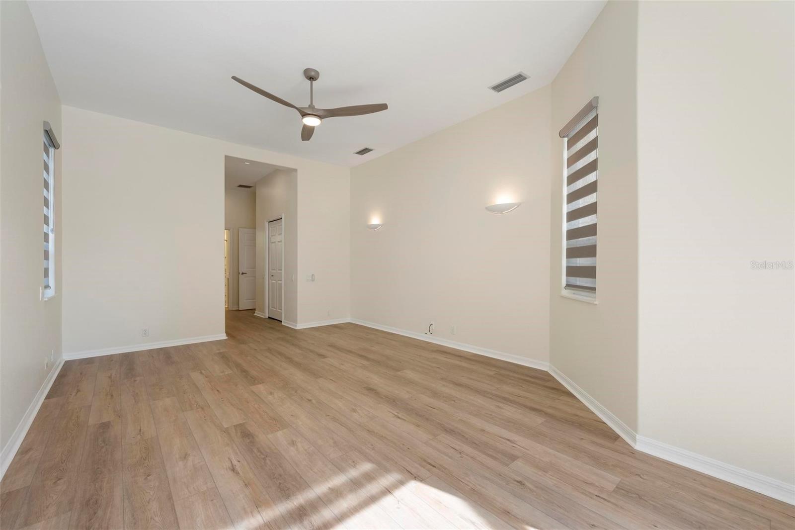 Image 40 of 90 For 809 Blue Crane Drive