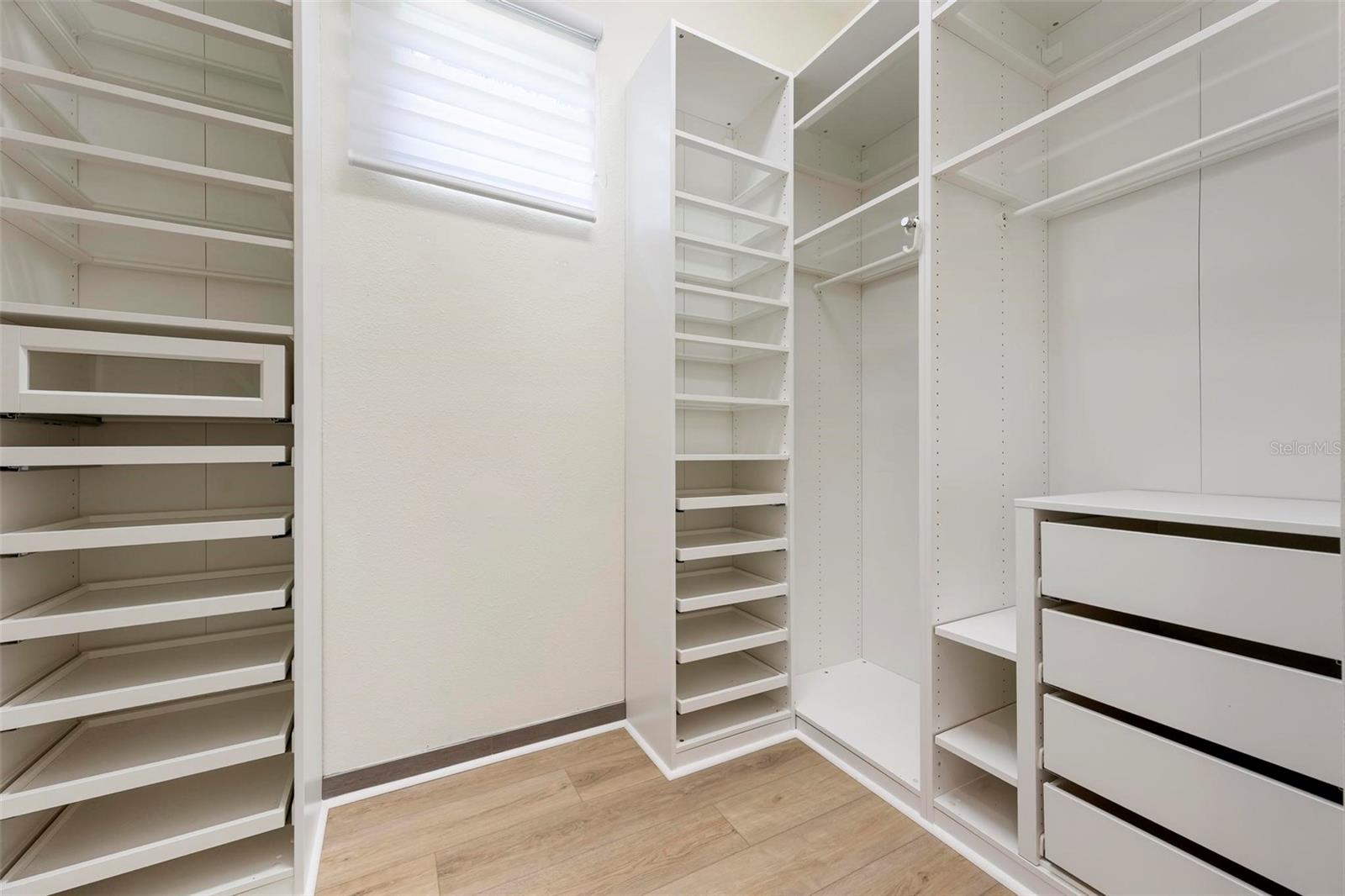 Image 42 of 90 For 809 Blue Crane Drive