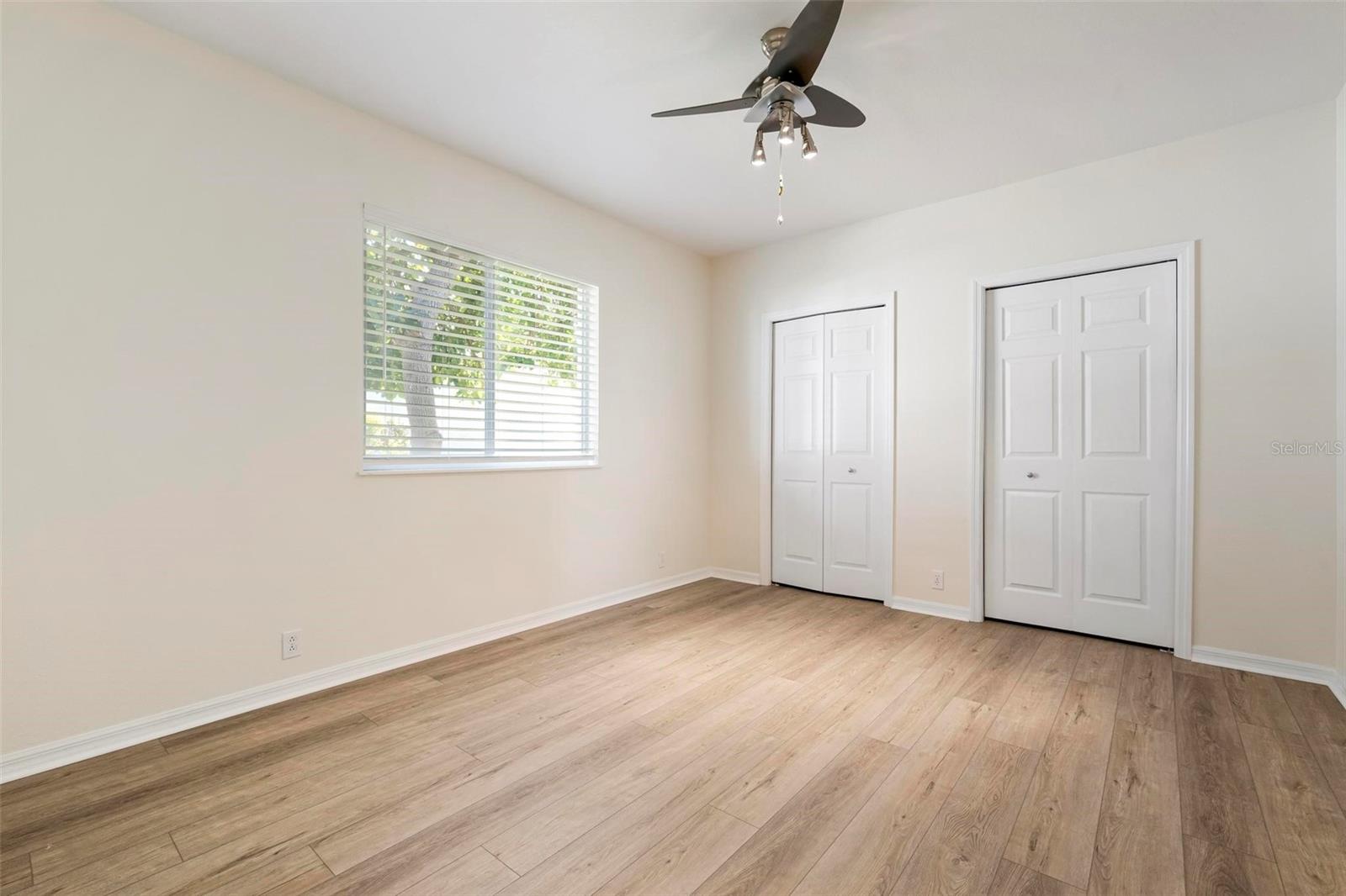 Image 46 of 90 For 809 Blue Crane Drive