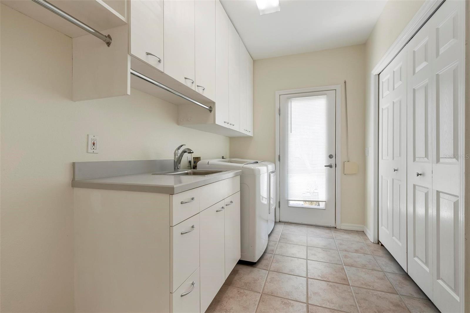 Image 51 of 90 For 809 Blue Crane Drive