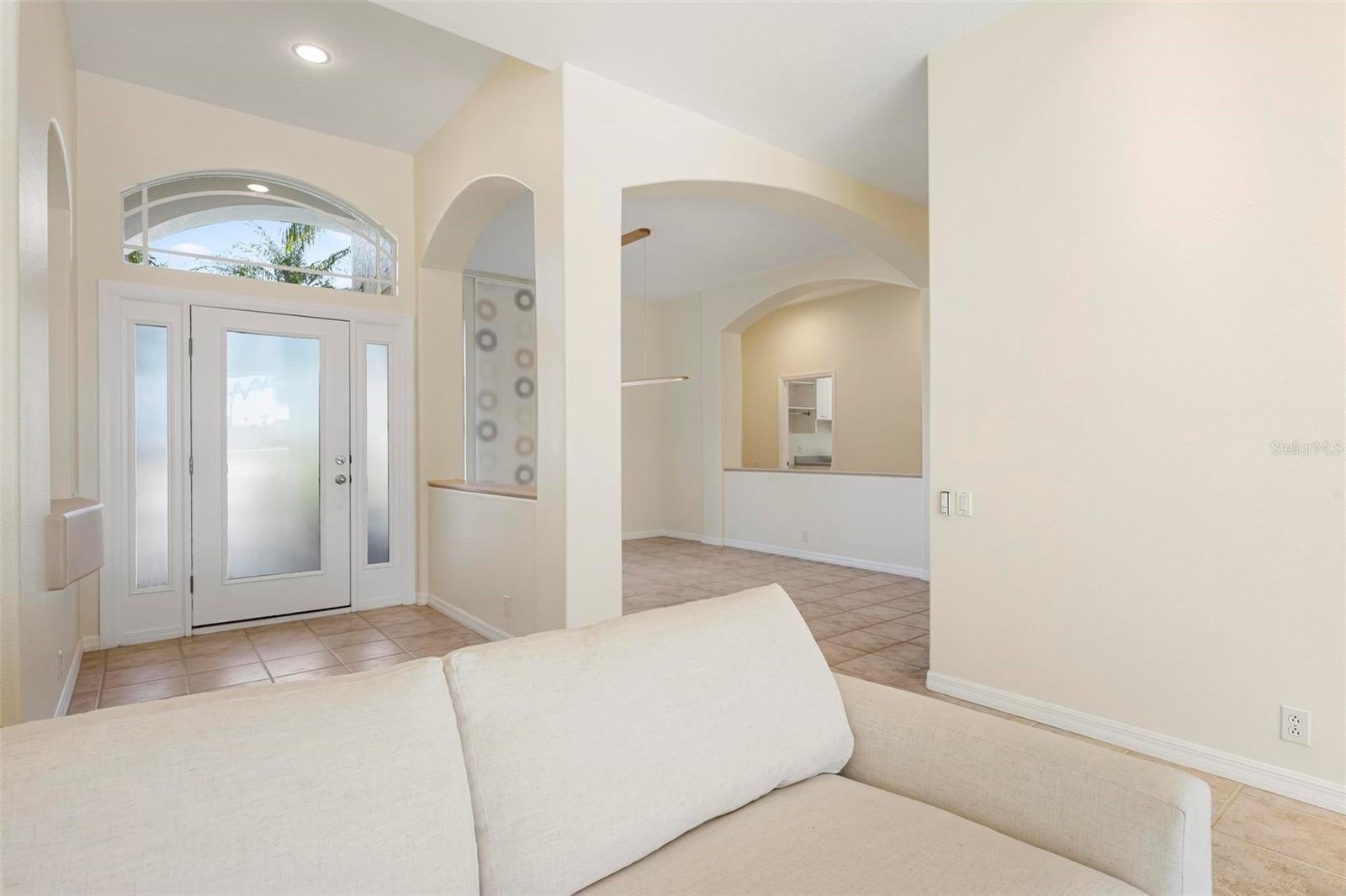 Image 9 of 90 For 809 Blue Crane Drive