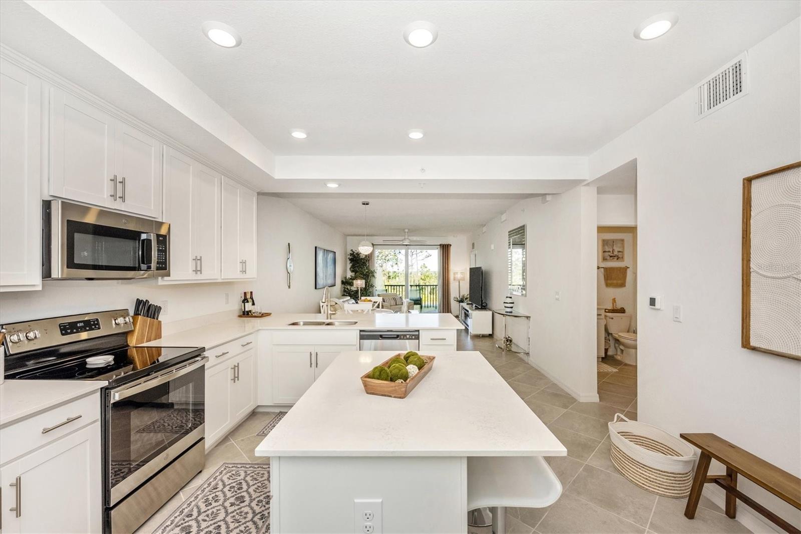 Image 4 of 85 For 12240 Wellen Golf Street 204