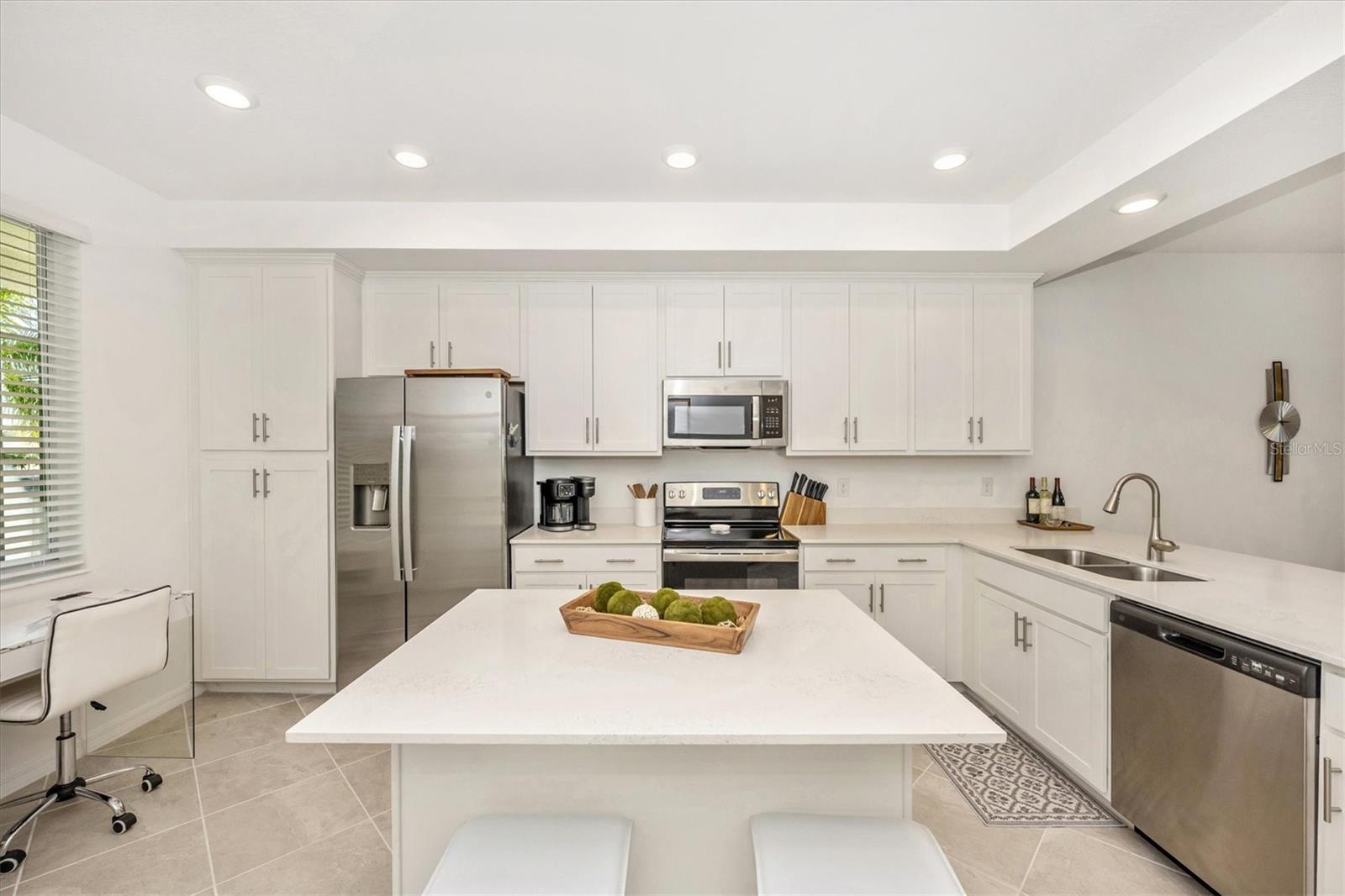 Image 5 of 85 For 12240 Wellen Golf Street 204