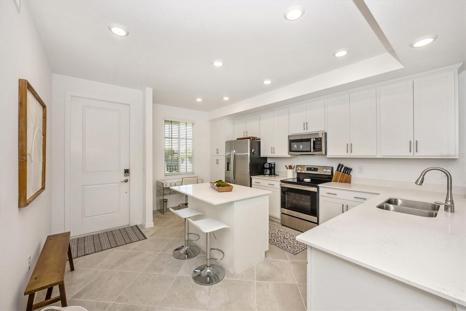 Image 6 of 85 For 12240 Wellen Golf Street 204
