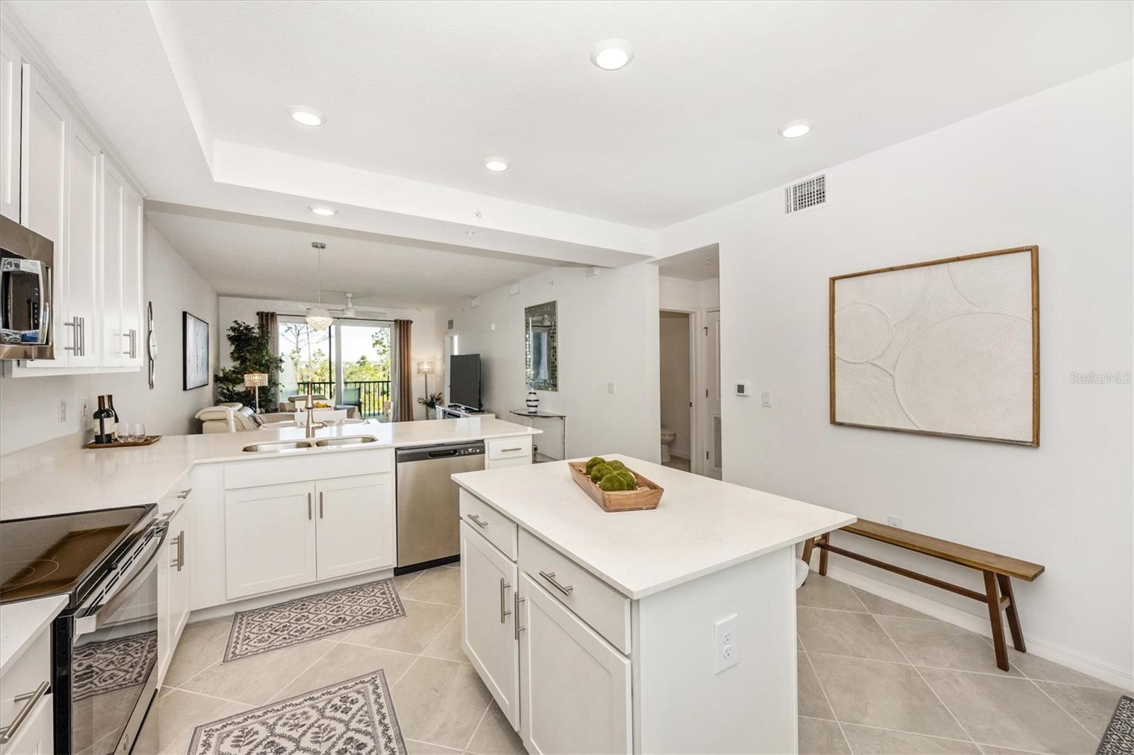 Image 8 of 85 For 12240 Wellen Golf Street 204