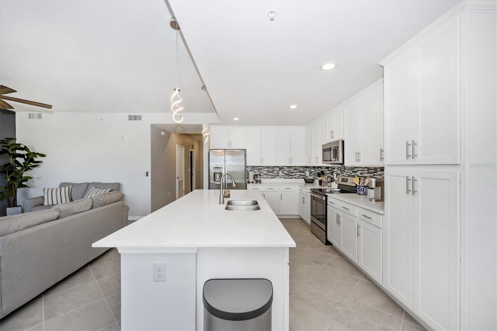 Image 10 of 94 For 12240 Wellen Golf Street 207