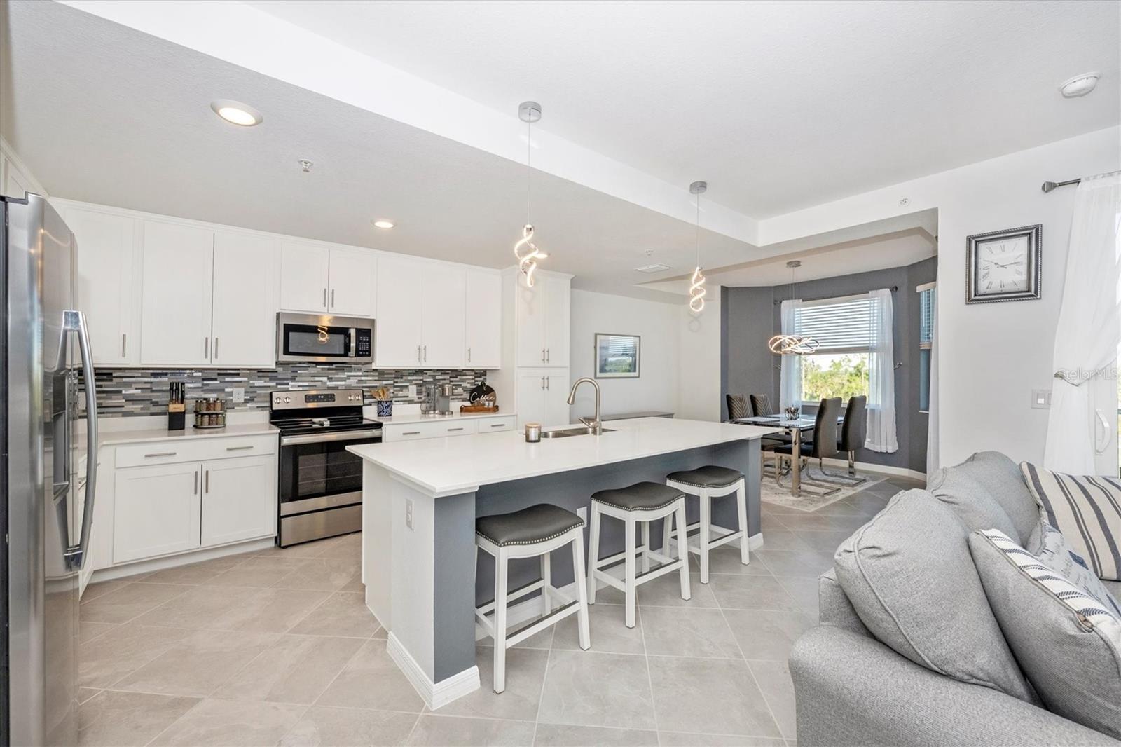 Image 6 of 94 For 12240 Wellen Golf Street 207