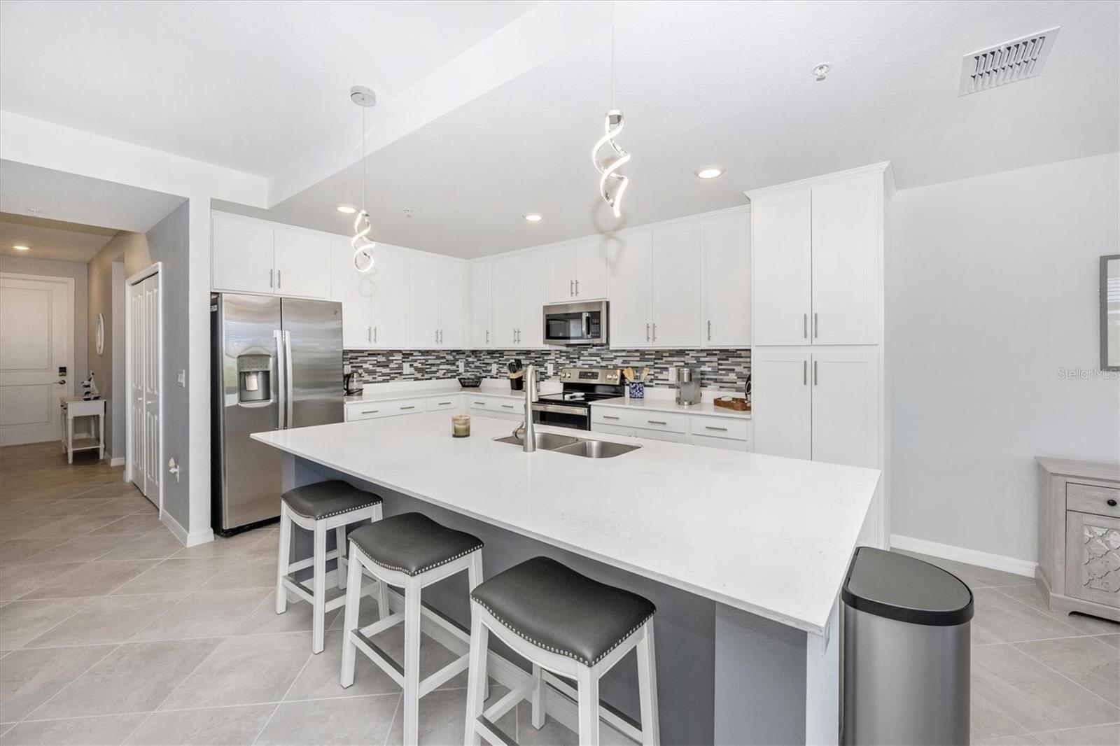 Image 9 of 94 For 12240 Wellen Golf Street 207