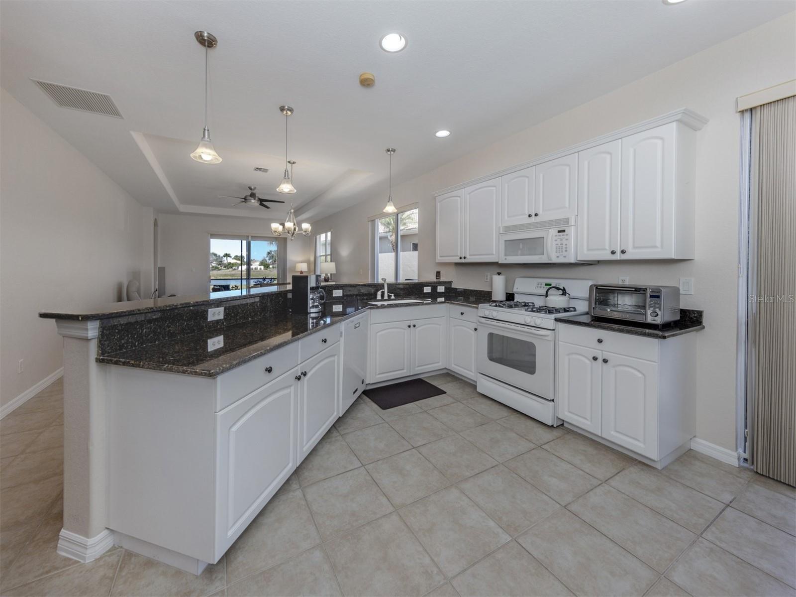 Image 18 of 49 For 118 Mestre Place