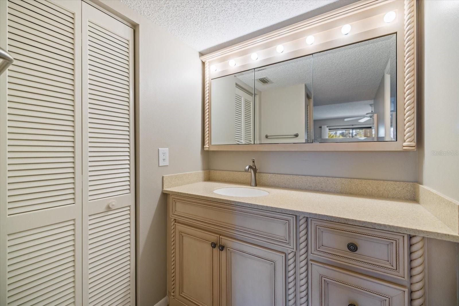 Image 22 of 44 For 806 Bird Bay Way 308