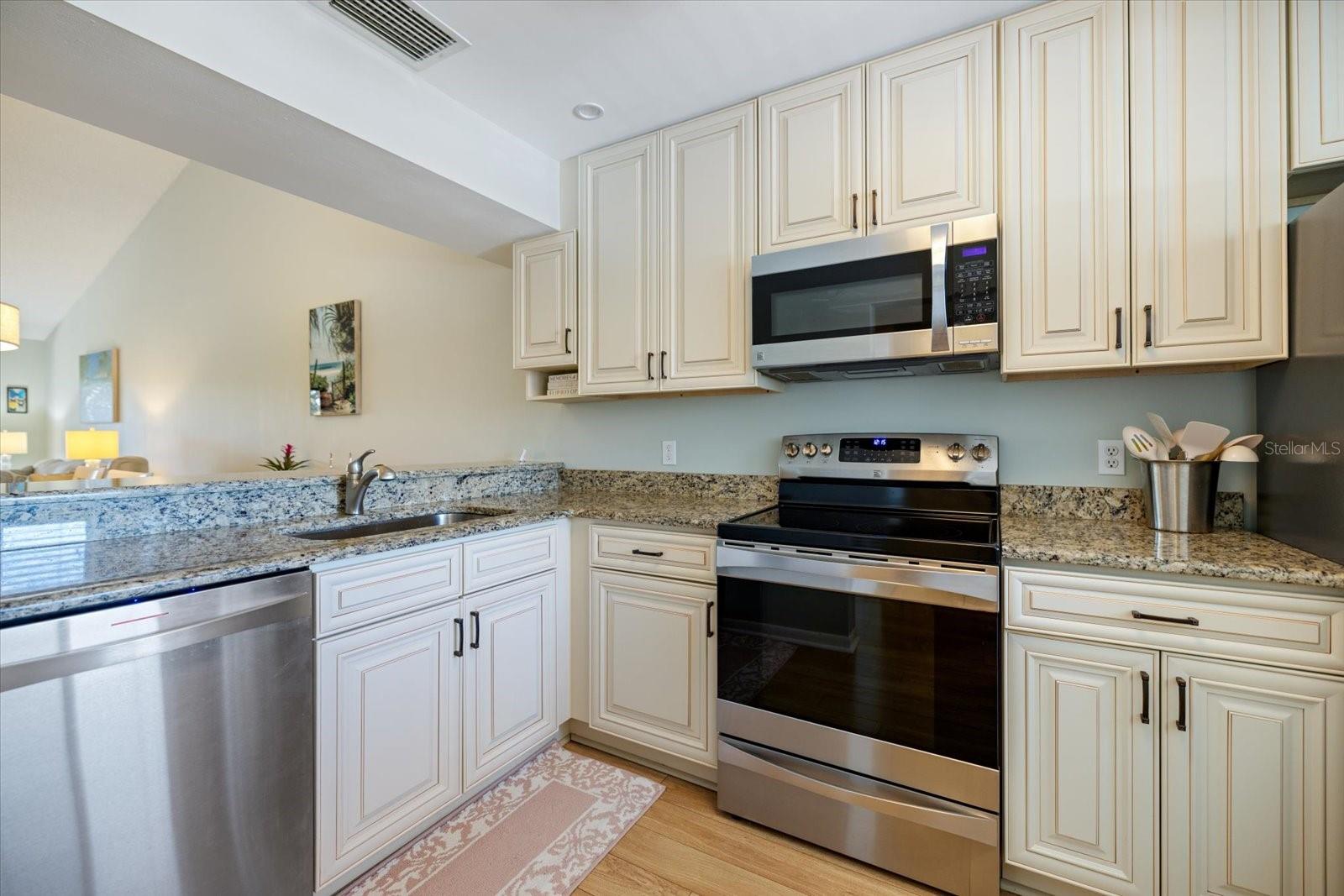 Image 5 of 44 For 806 Bird Bay Way 308