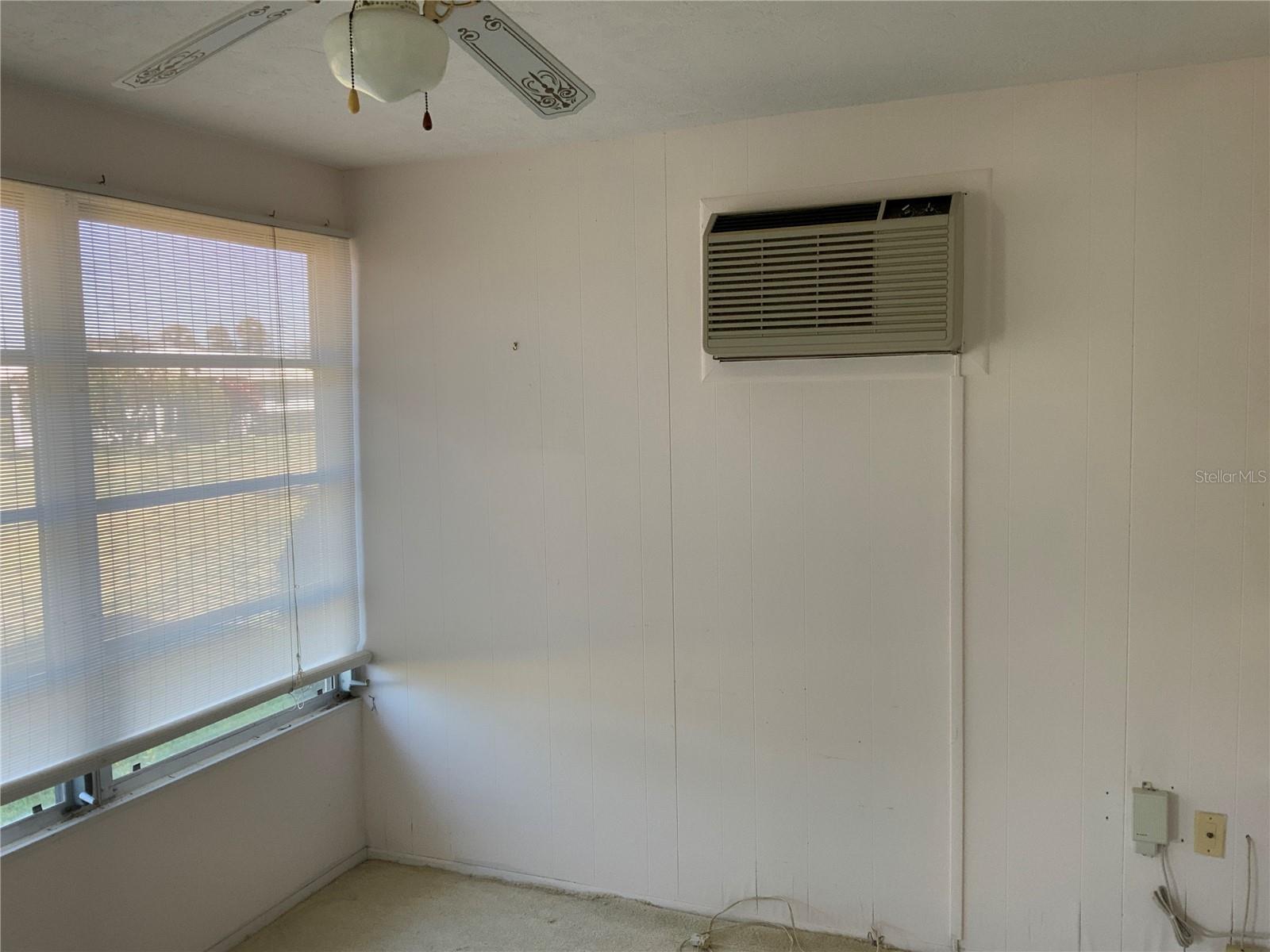 Image 12 of 27 For 3318 Village Green Drive 823