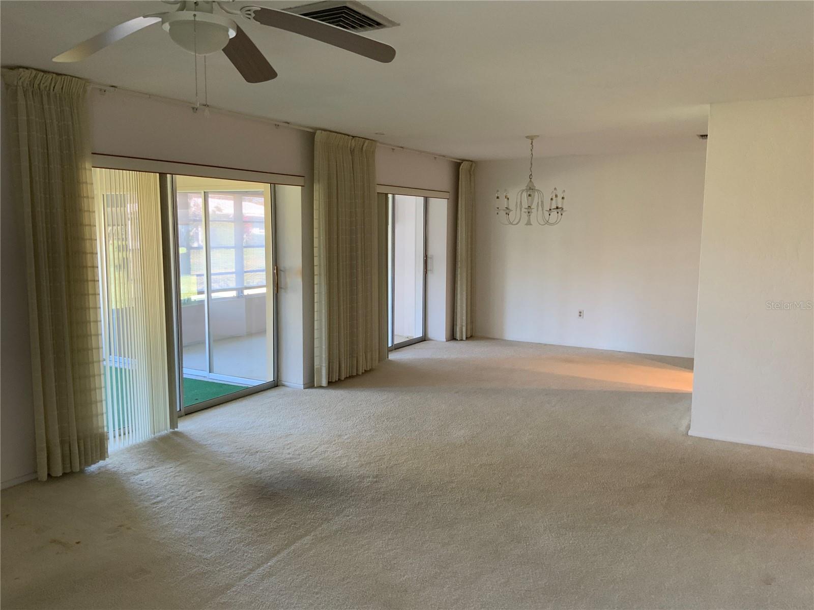 Image 14 of 27 For 3318 Village Green Drive 823