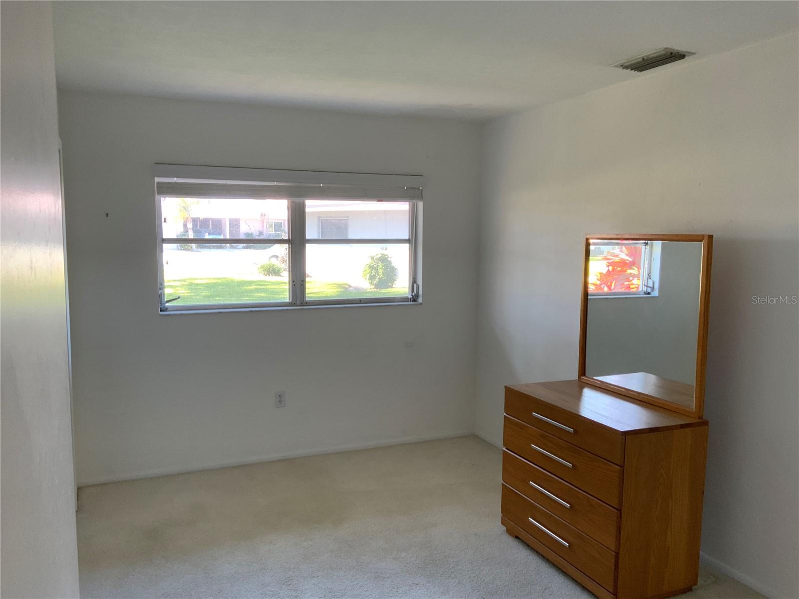 Image 16 of 27 For 3318 Village Green Drive 823