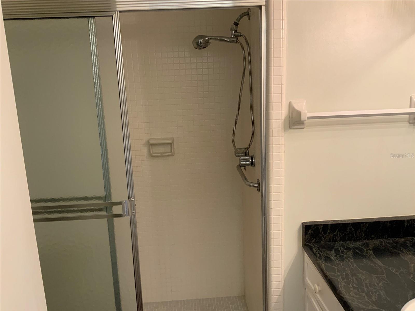 Image 17 of 27 For 3318 Village Green Drive 823