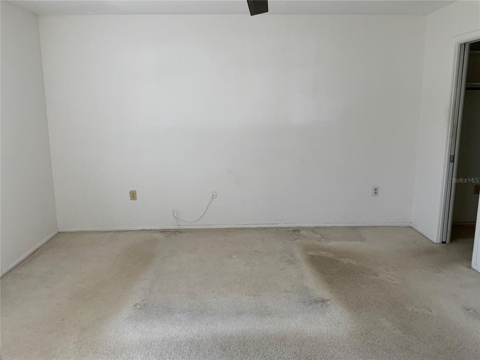 Image 18 of 27 For 3318 Village Green Drive 823