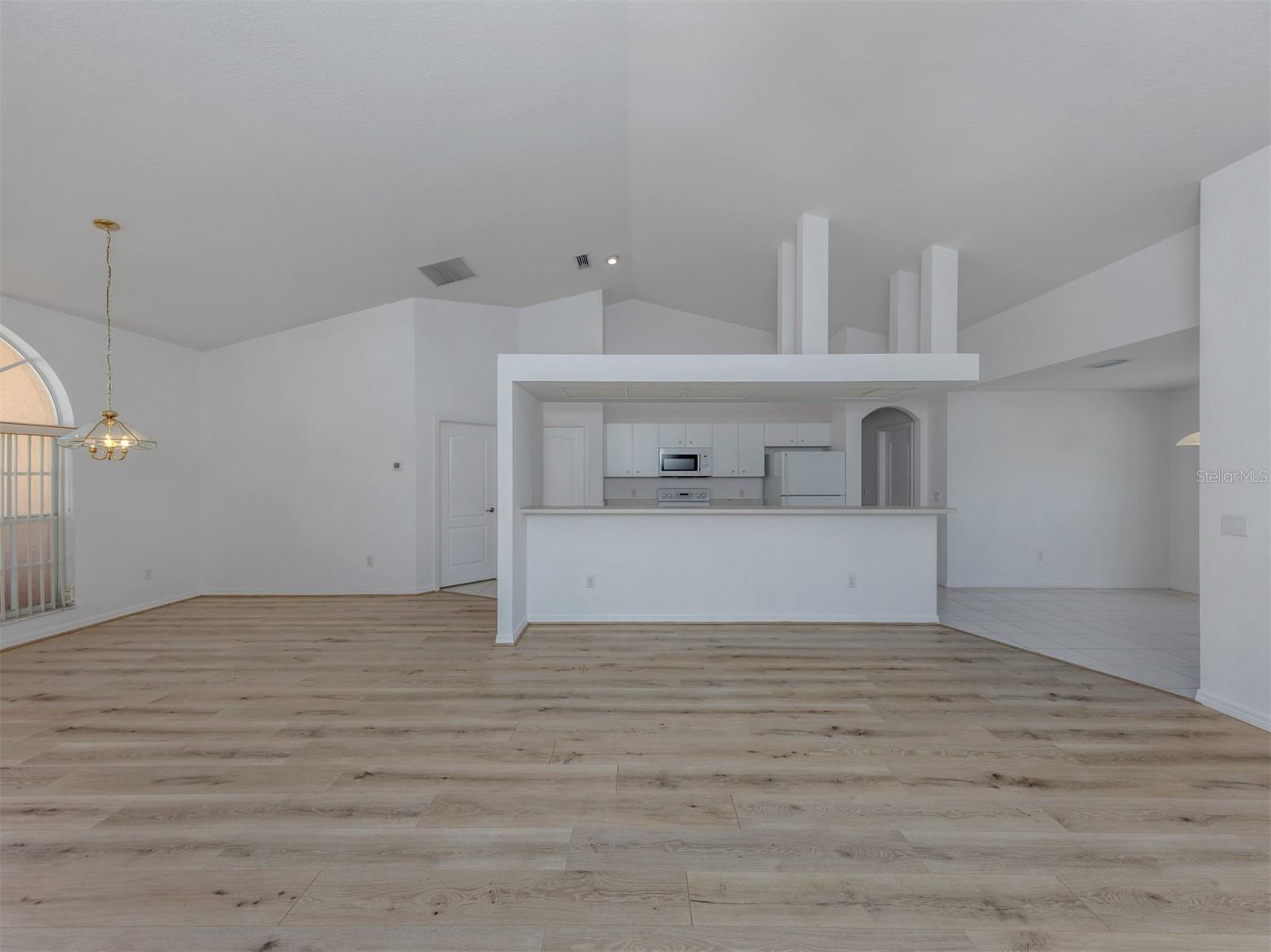 Image 10 of 57 For 123 Venice Palms Boulevard