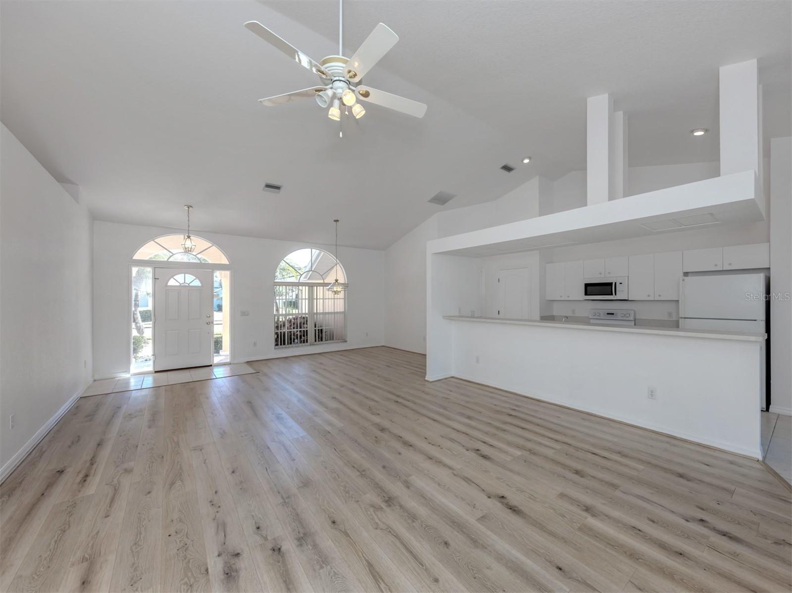 Image 11 of 57 For 123 Venice Palms Boulevard