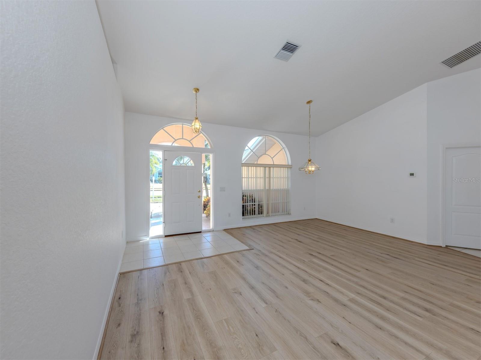 Image 12 of 57 For 123 Venice Palms Boulevard