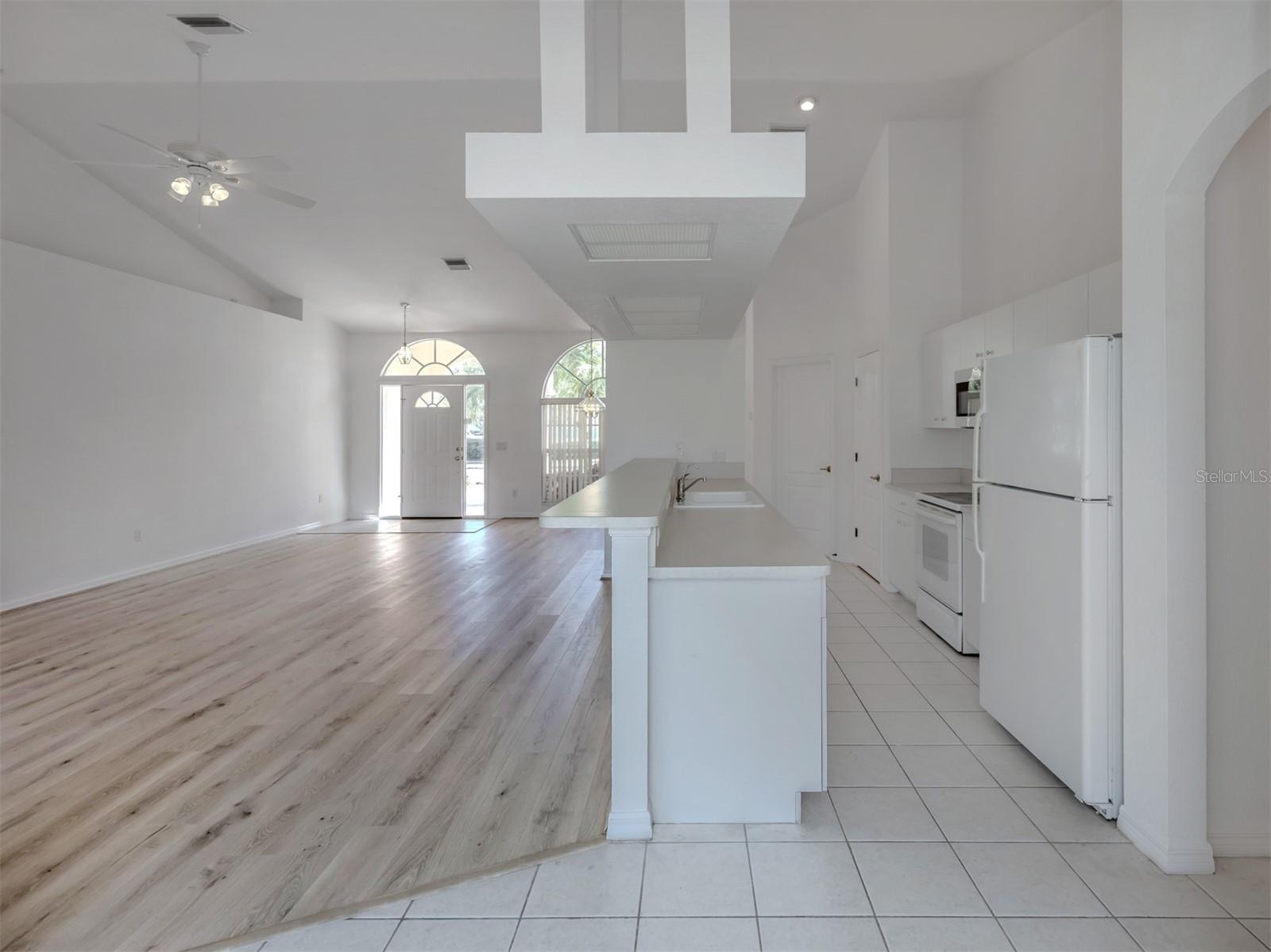 Image 14 of 57 For 123 Venice Palms Boulevard