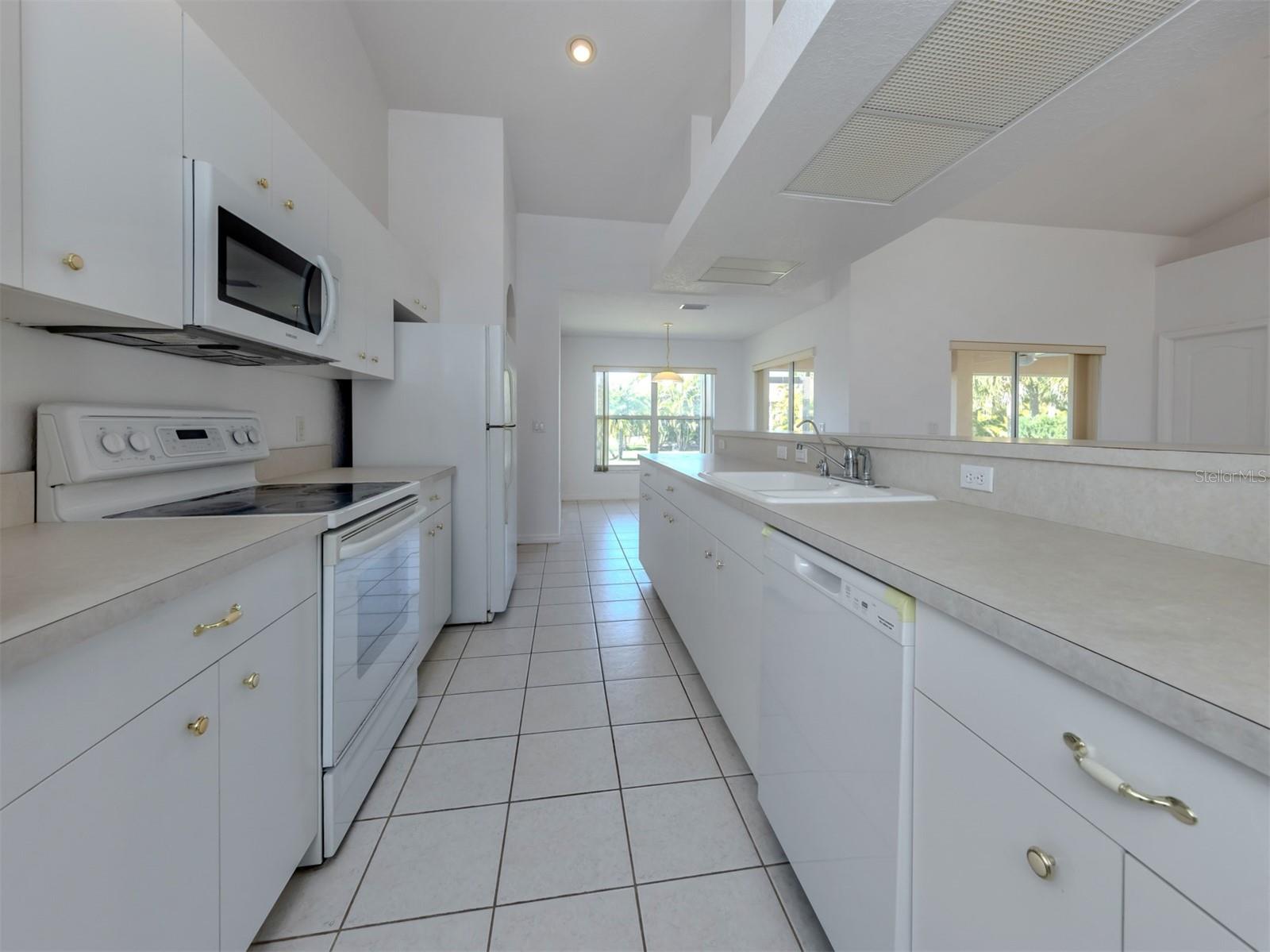 Image 15 of 57 For 123 Venice Palms Boulevard