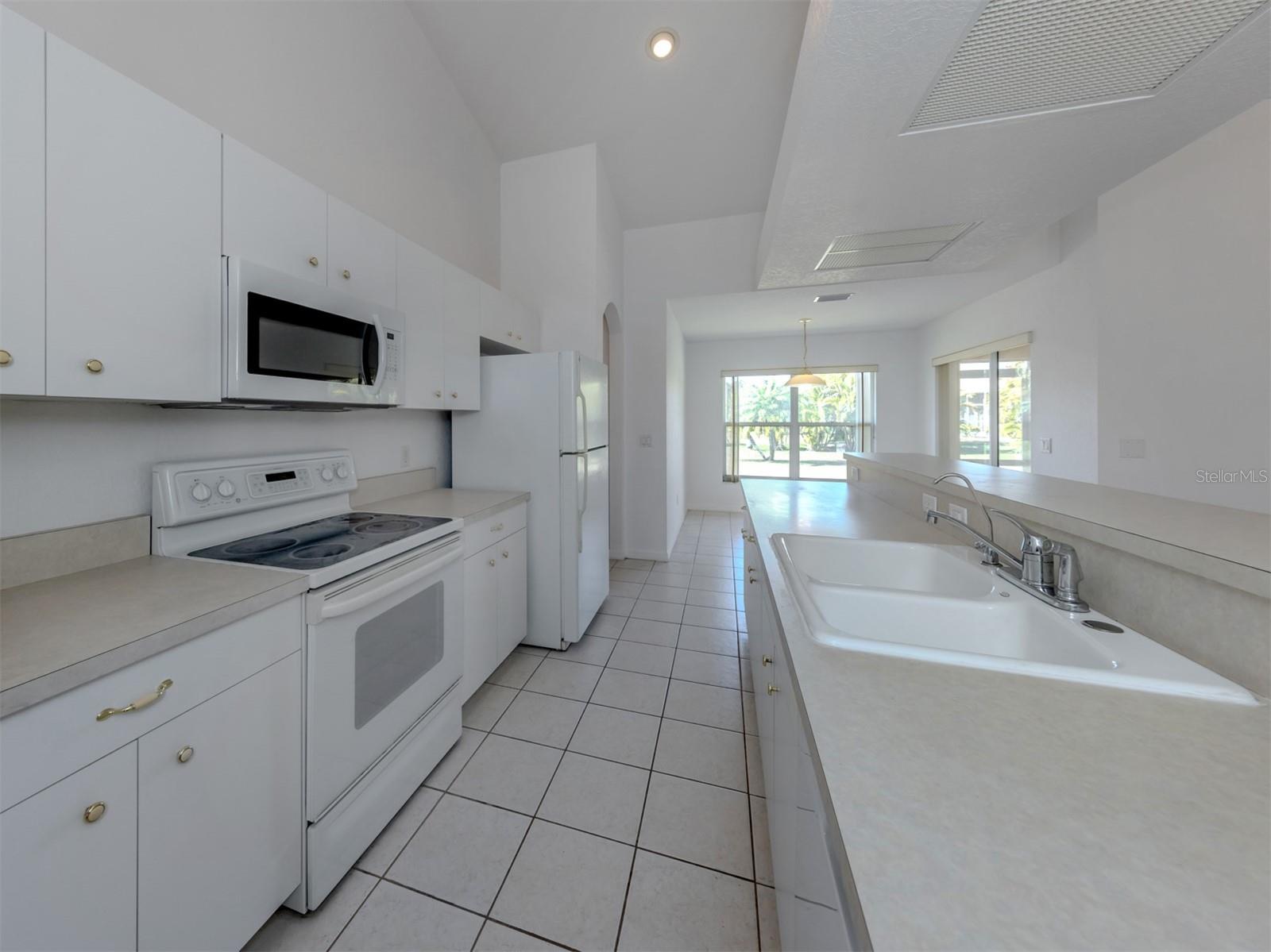 Image 16 of 57 For 123 Venice Palms Boulevard