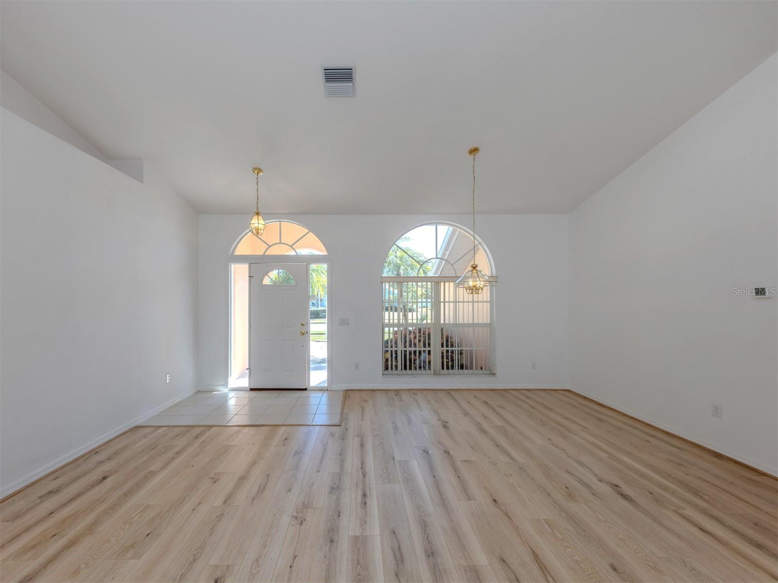 Image 4 of 57 For 123 Venice Palms Boulevard