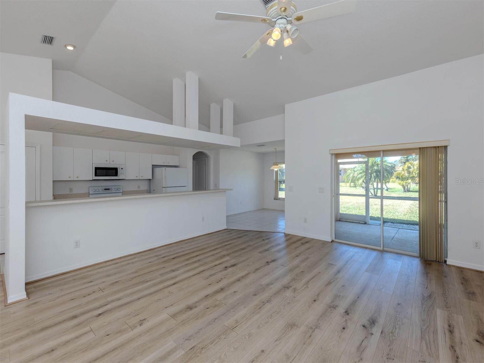 Image 9 of 57 For 123 Venice Palms Boulevard