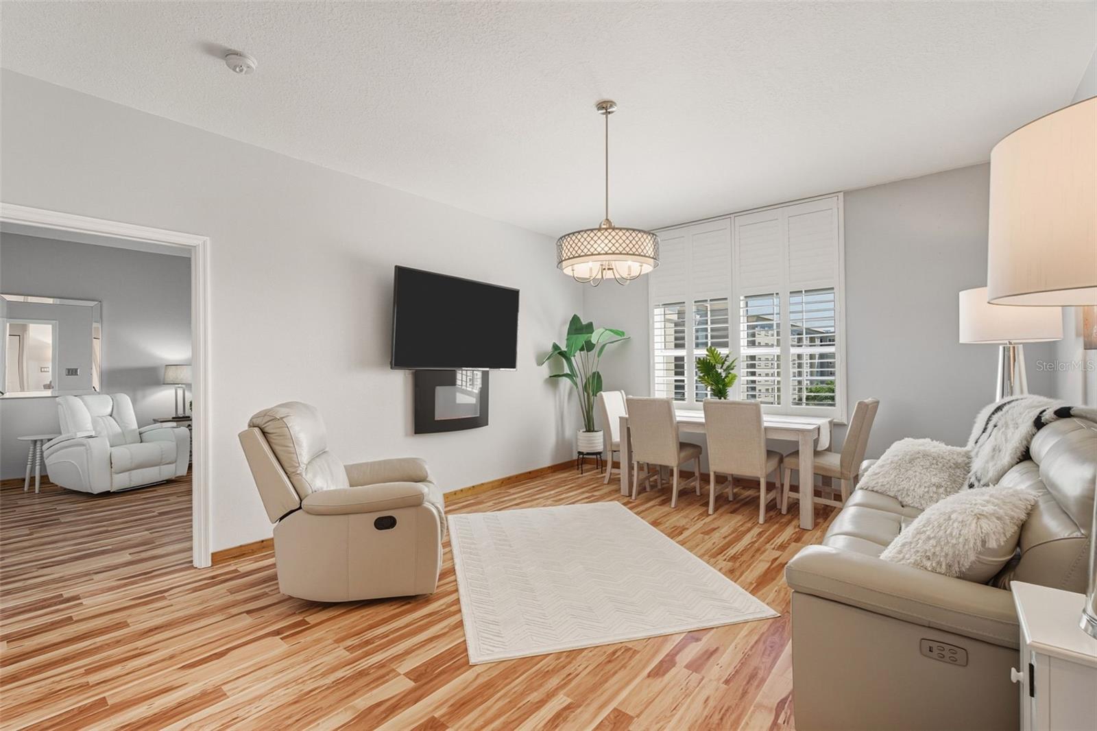 Image 15 of 64 For 3730 Cadbury Circle 631