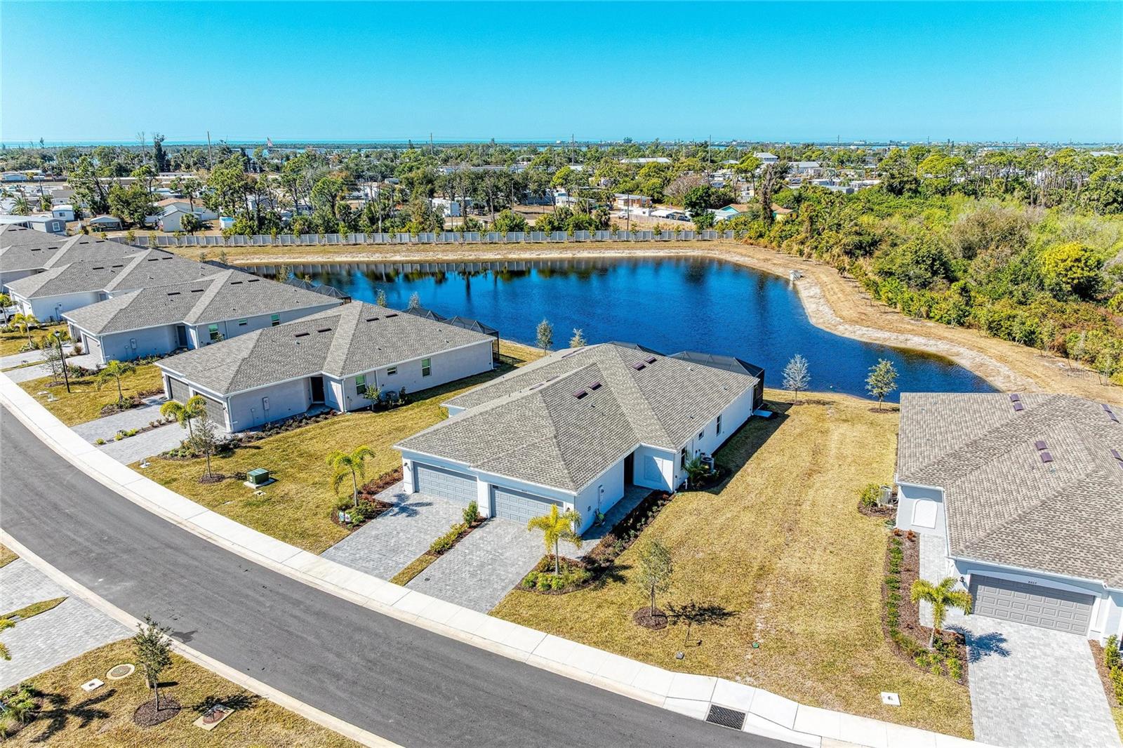 Image 5 of 92 For 8613 Seasalt Loop