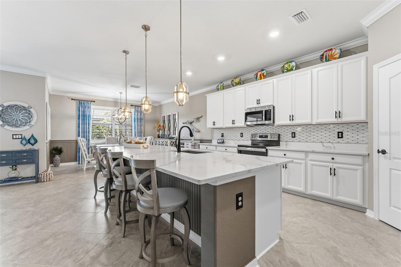 Image 16 of 90 For 13794 Vancanza Drive