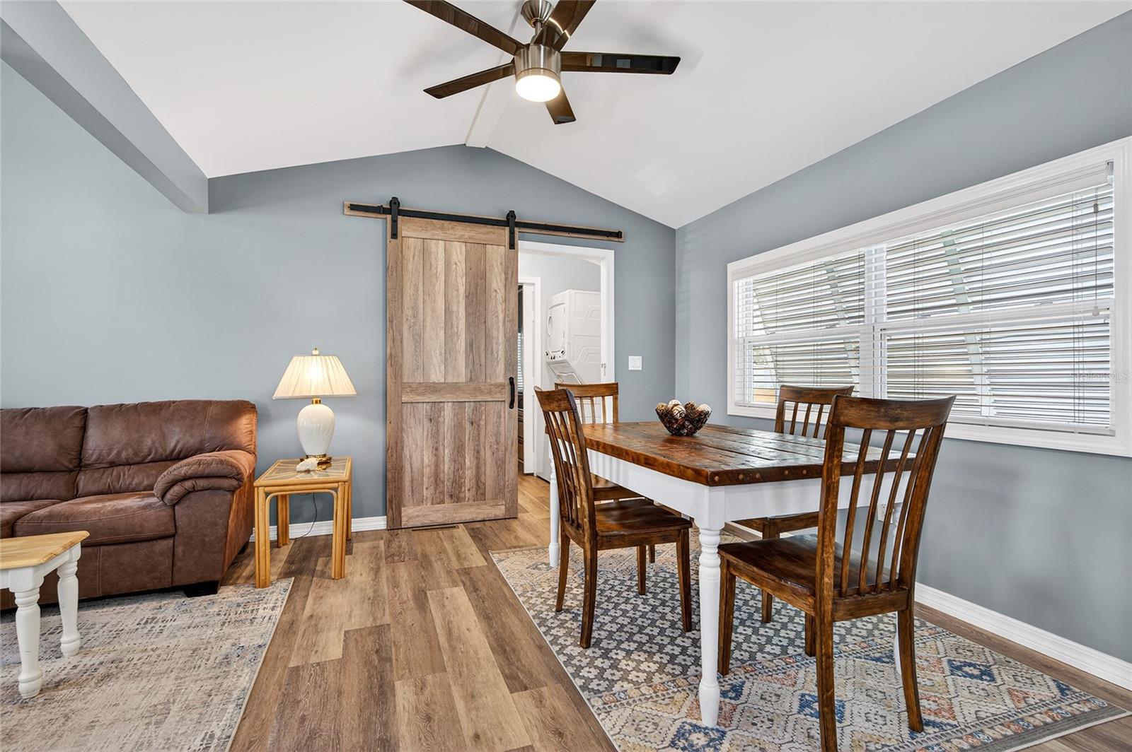 Image 13 of 78 For 204 Crown Point Drive